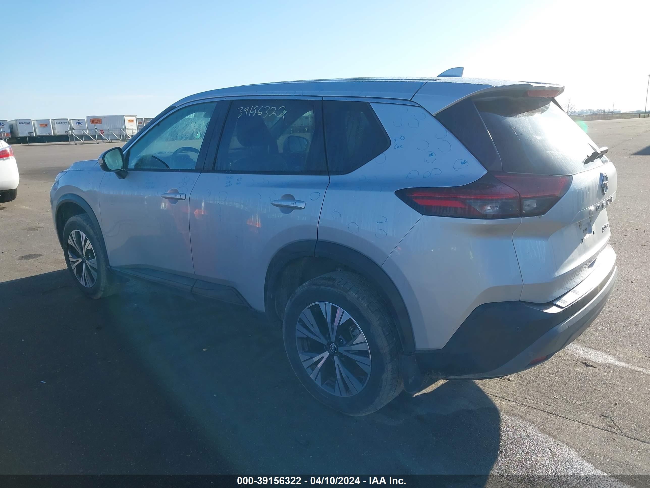 Photo 2 VIN: 5N1BT3BB5NC673433 - NISSAN ROGUE 