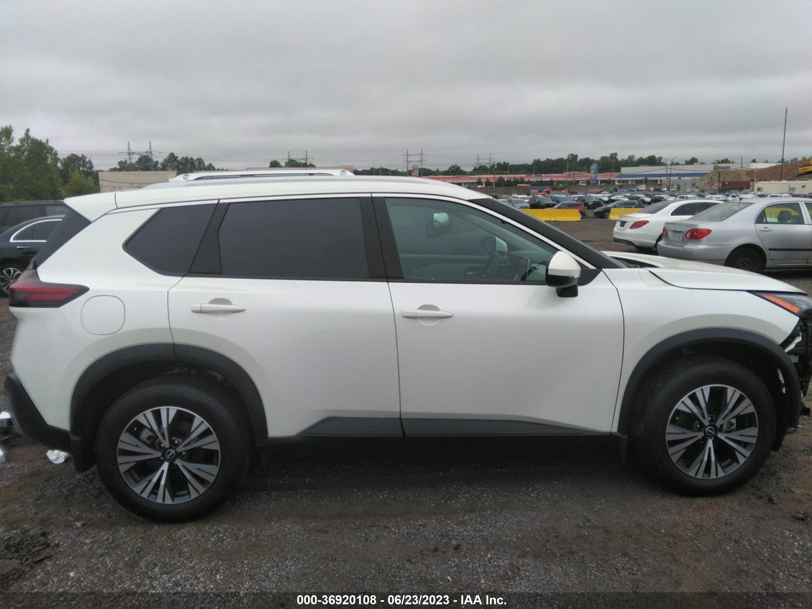 Photo 13 VIN: 5N1BT3BB5PC742219 - NISSAN ROGUE 