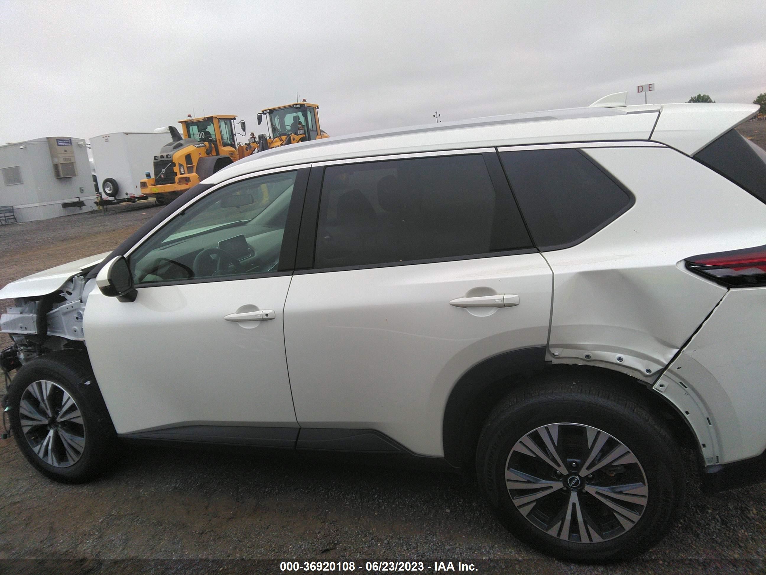 Photo 14 VIN: 5N1BT3BB5PC742219 - NISSAN ROGUE 