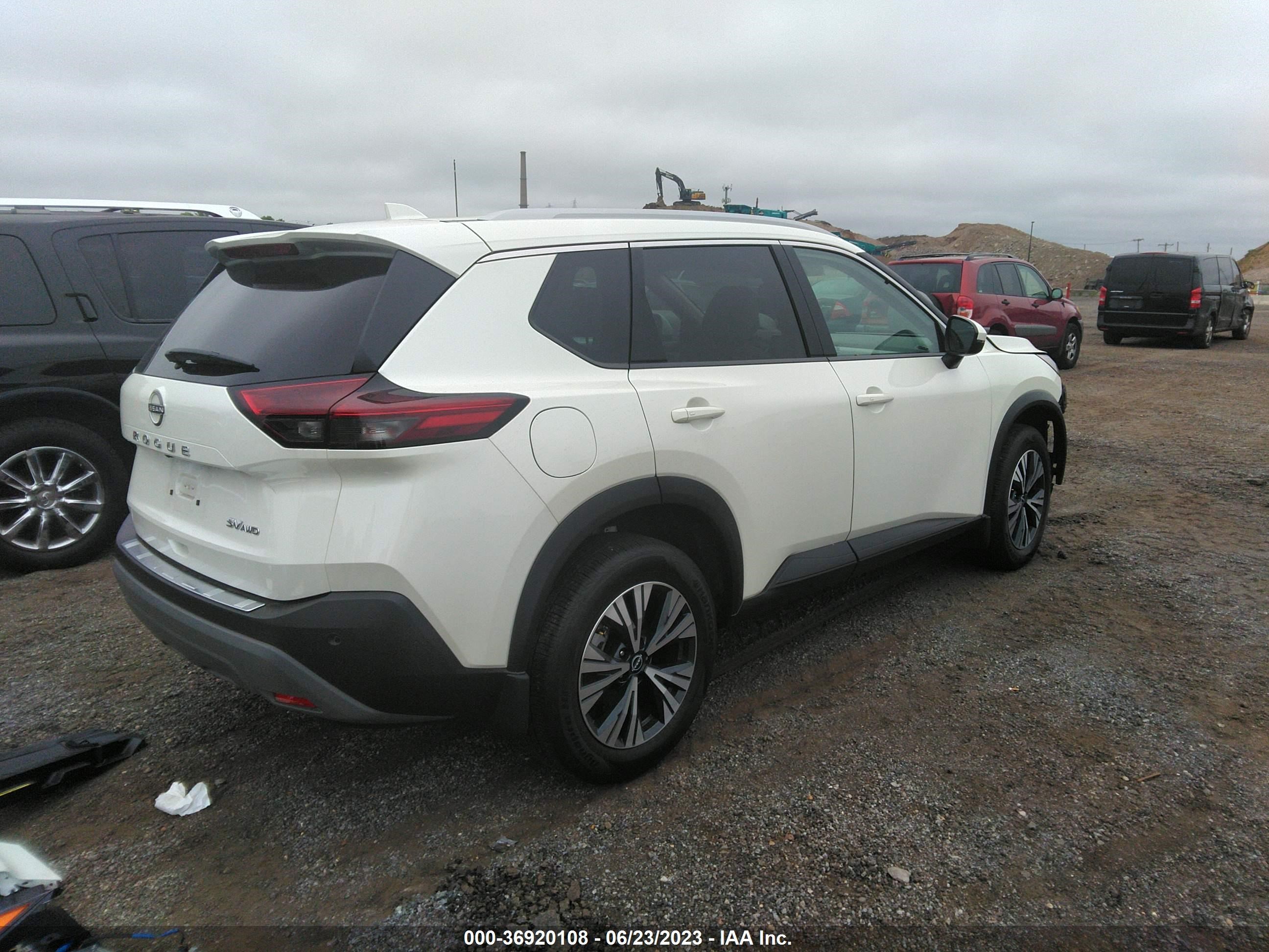 Photo 3 VIN: 5N1BT3BB5PC742219 - NISSAN ROGUE 