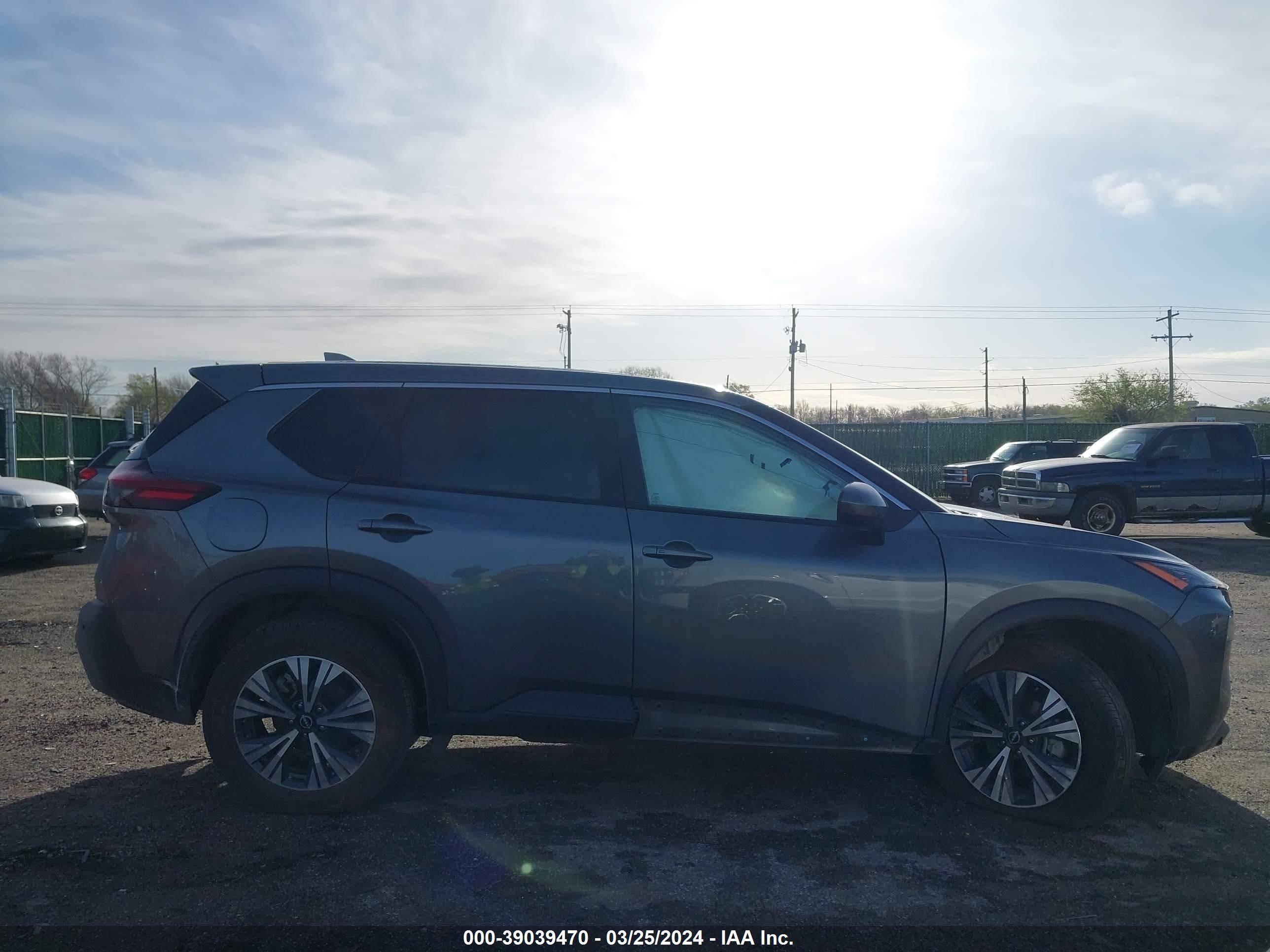 Photo 12 VIN: 5N1BT3BB5PC781456 - NISSAN ROGUE 