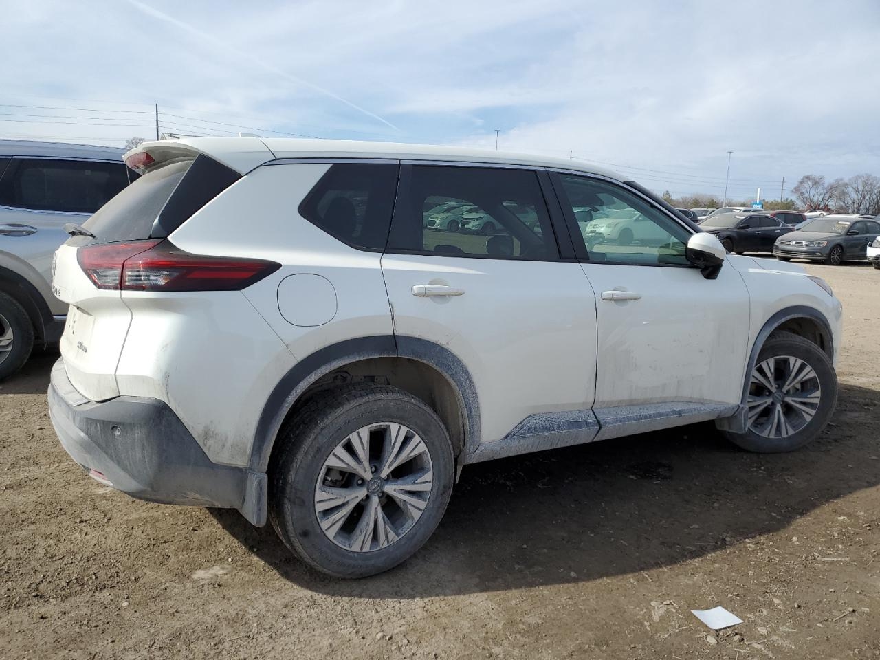 Photo 2 VIN: 5N1BT3BB7NC686460 - NISSAN ROGUE 