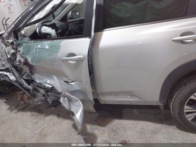 Photo 5 VIN: 5N1BT3BB7NC693134 - NISSAN ROGUE 