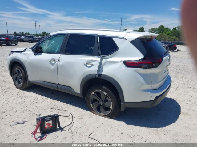 Photo 2 VIN: 5N1BT3BB7RC672404 - NISSAN ROGUE 