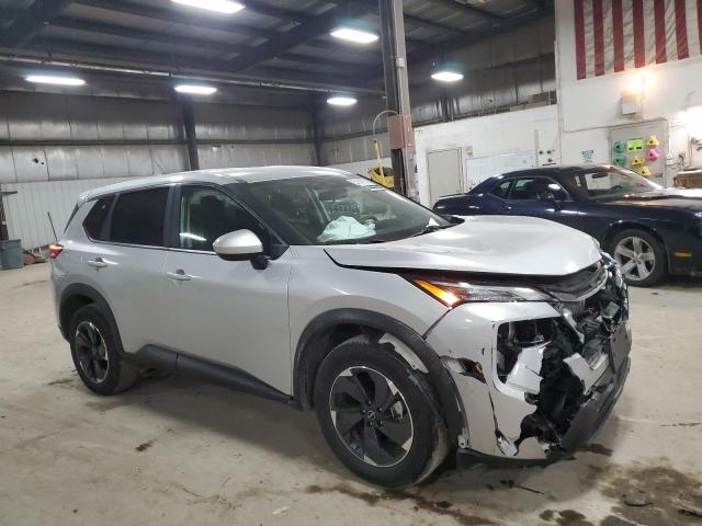 Photo 3 VIN: 5N1BT3BB7RC723819 - NISSAN ROGUE SV 