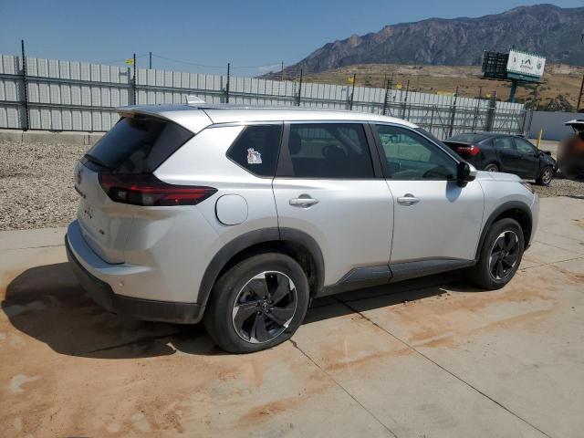 Photo 2 VIN: 5N1BT3BB7SC828141 - NISSAN ROGUE SV 