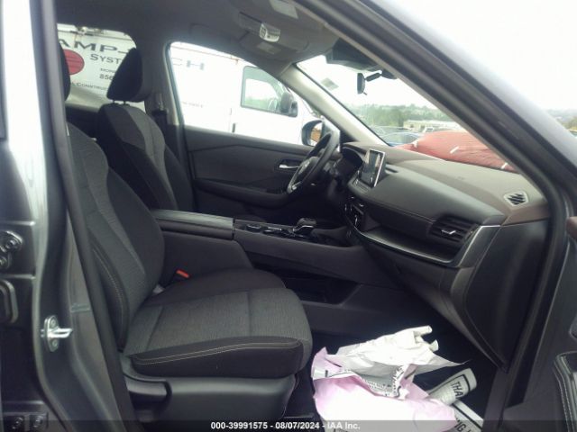 Photo 4 VIN: 5N1BT3BB8PC805572 - NISSAN ROGUE 