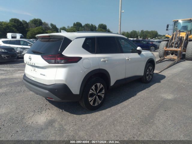 Photo 3 VIN: 5N1BT3BB9NC698254 - NISSAN ROGUE 