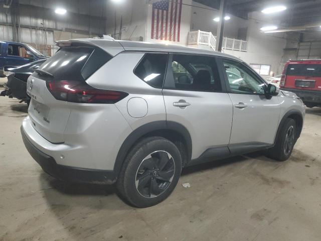 Photo 2 VIN: 5N1BT3BB9RC752982 - NISSAN ROGUE SV 