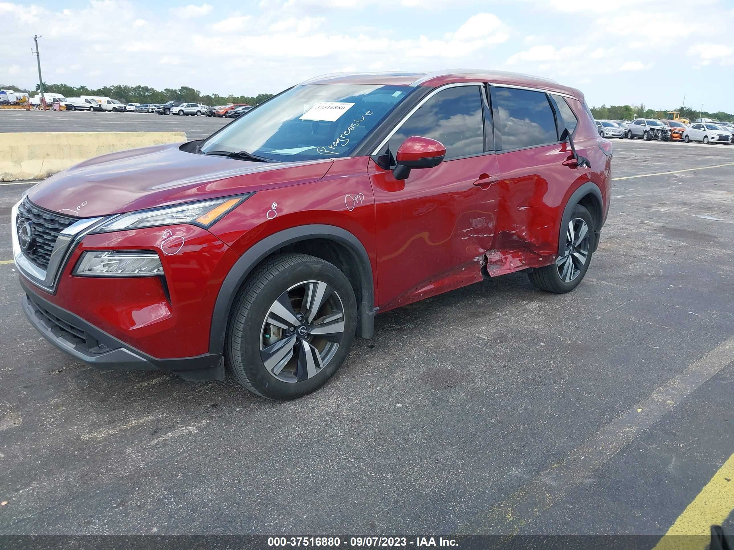 Photo 1 VIN: 5N1BT3CA1NC702710 - NISSAN ROGUE 