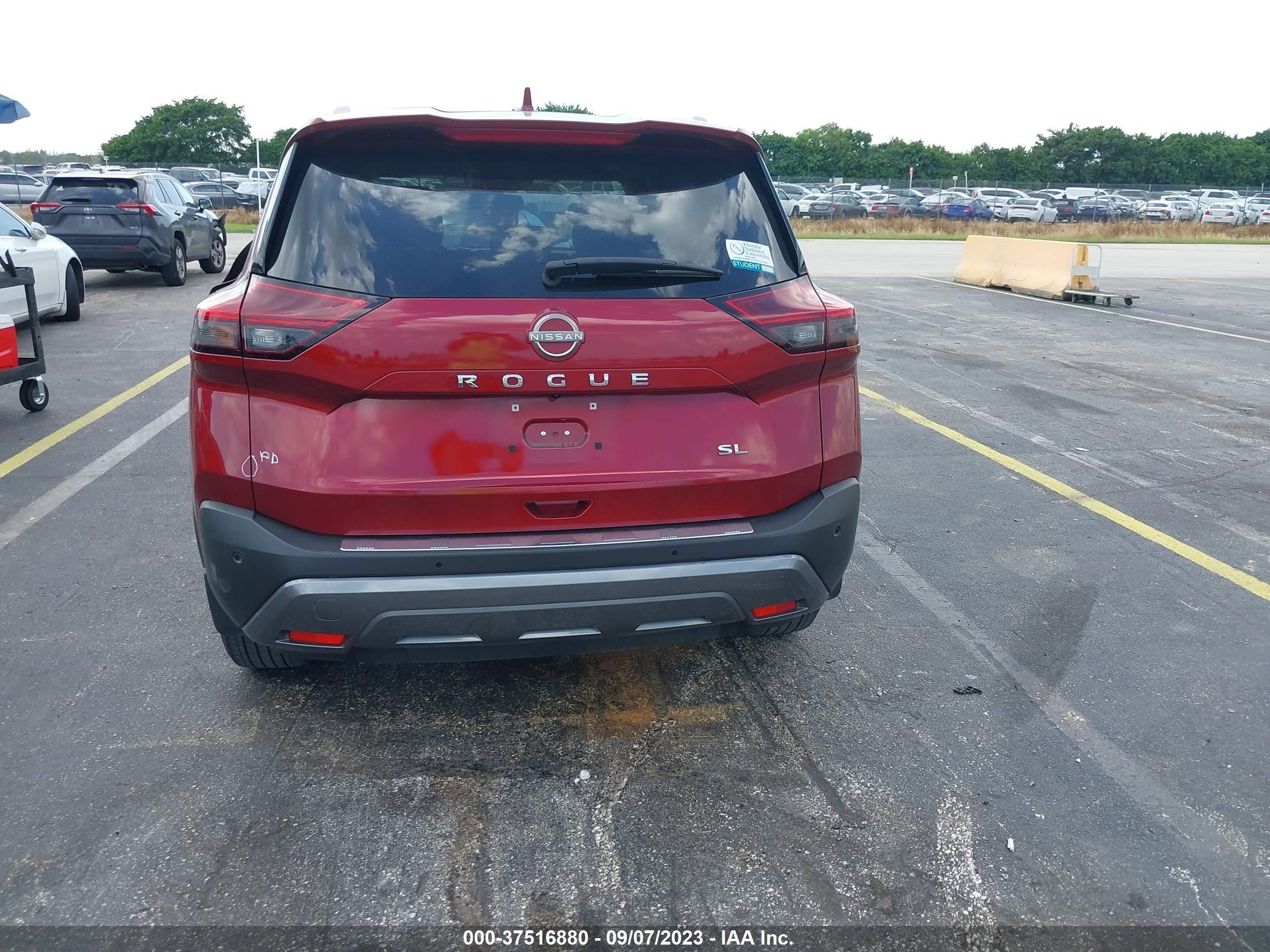 Photo 15 VIN: 5N1BT3CA1NC702710 - NISSAN ROGUE 