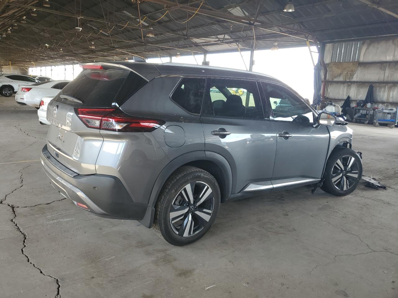 Photo 2 VIN: 5N1BT3CA7NC692748 - NISSAN ROGUE 