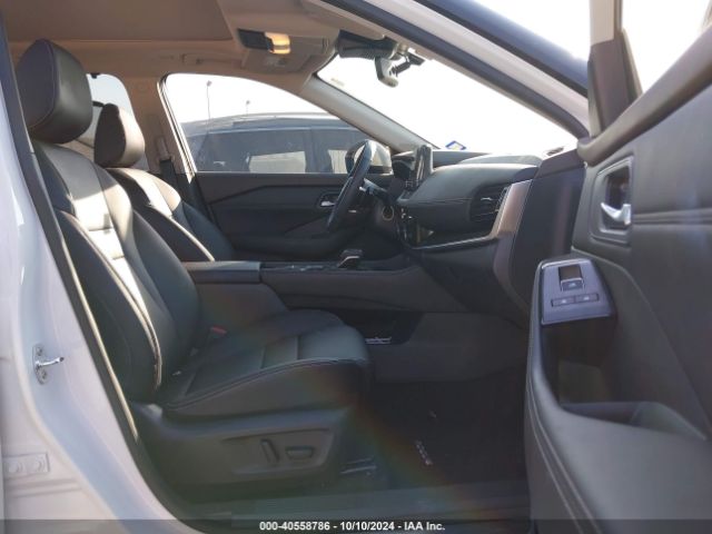 Photo 4 VIN: 5N1BT3CA9PC876012 - NISSAN ROGUE 