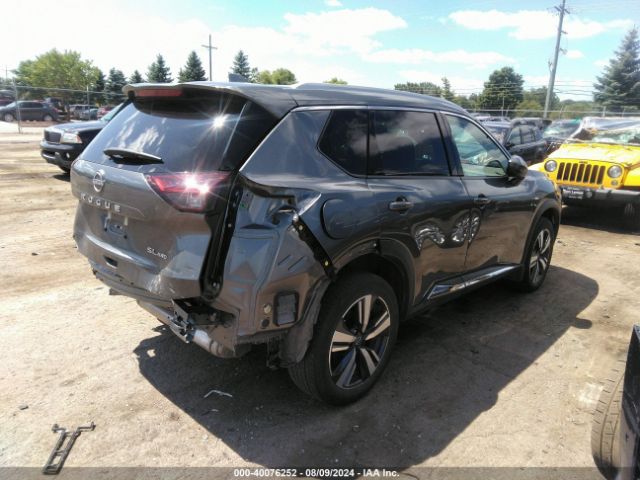 Photo 3 VIN: 5N1BT3CB3NC720831 - NISSAN ROGUE 