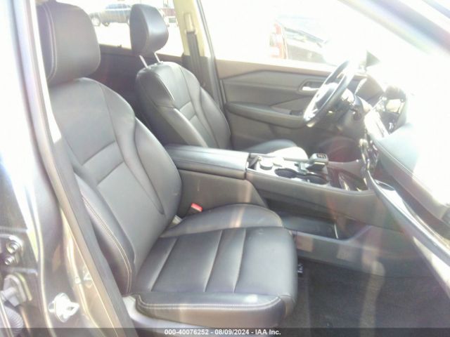 Photo 4 VIN: 5N1BT3CB3NC720831 - NISSAN ROGUE 