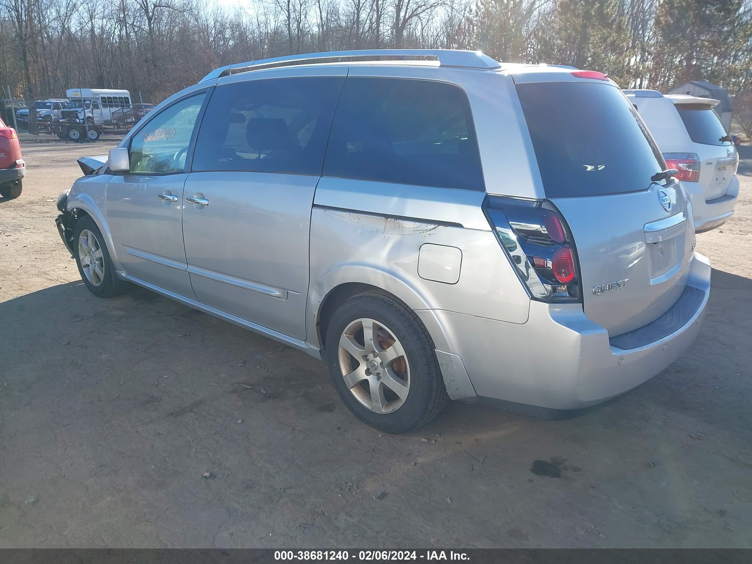 Photo 2 VIN: 5N1BV28U88N121351 - NISSAN QUEST 