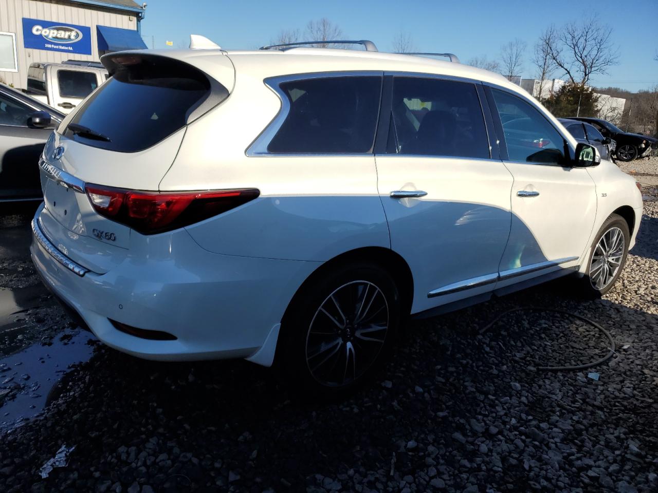 Photo 2 VIN: 5N1DL0MM6HC518321 - INFINITI QX60 