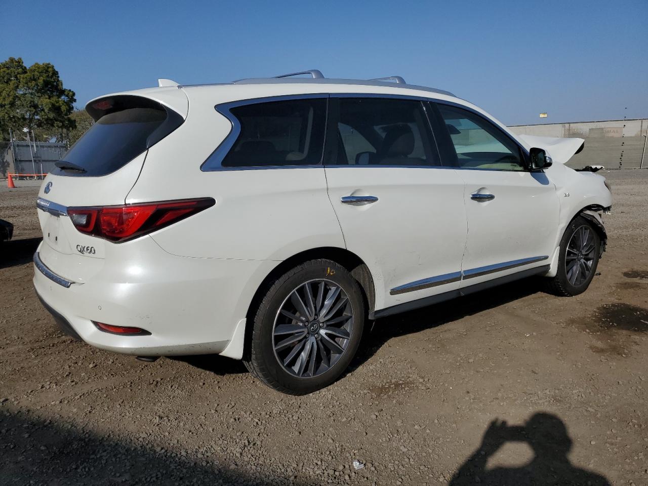 Photo 2 VIN: 5N1DL0MN8LC504227 - INFINITI QX60 