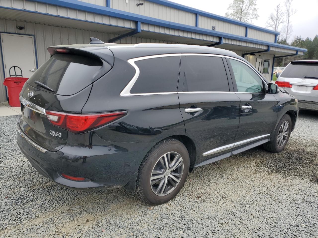 Photo 2 VIN: 5N1DL0MN8LC505670 - INFINITI QX60 