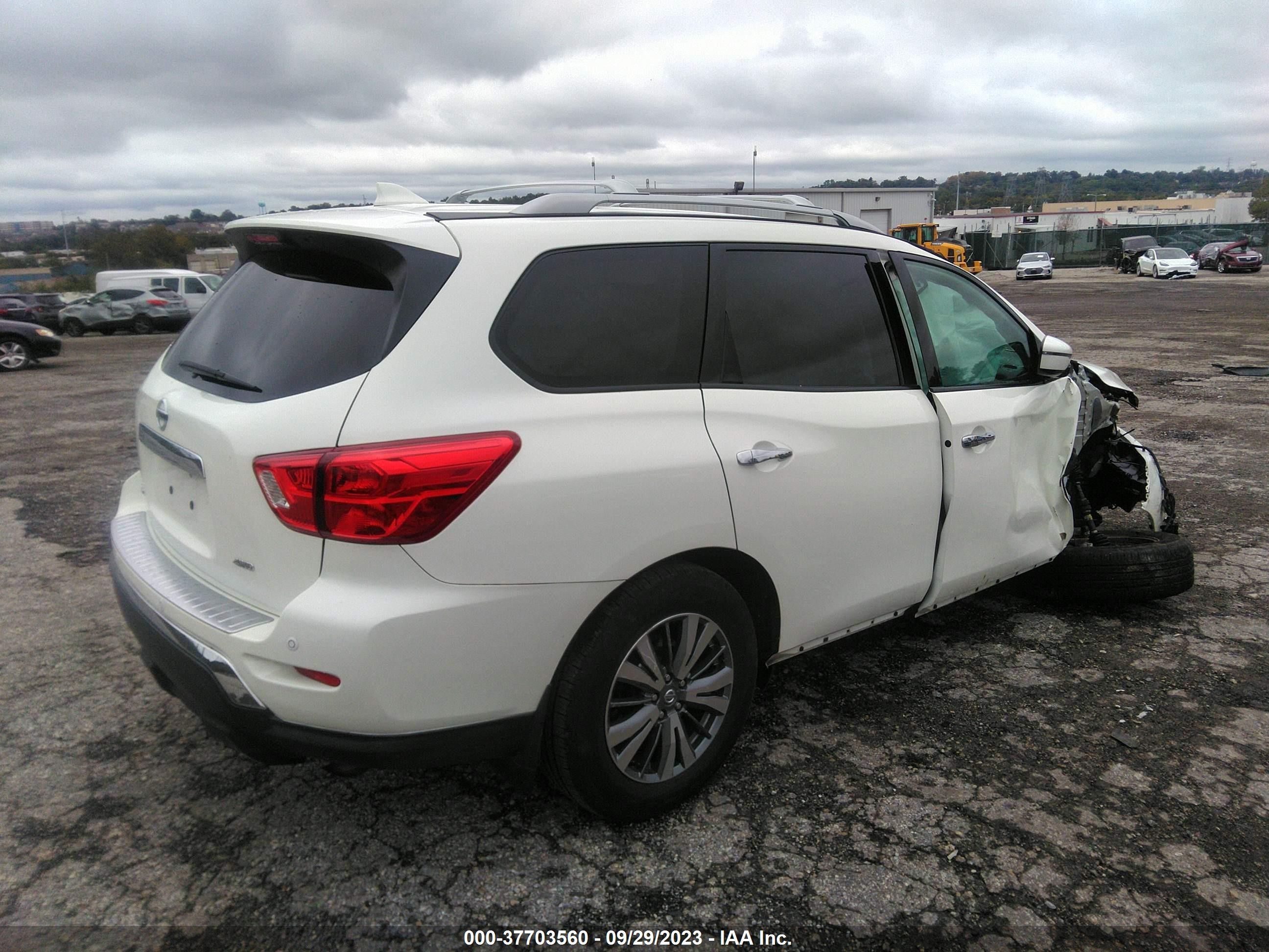 Photo 3 VIN: 5N1DR2AM0LC645699 - NISSAN PATHFINDER 