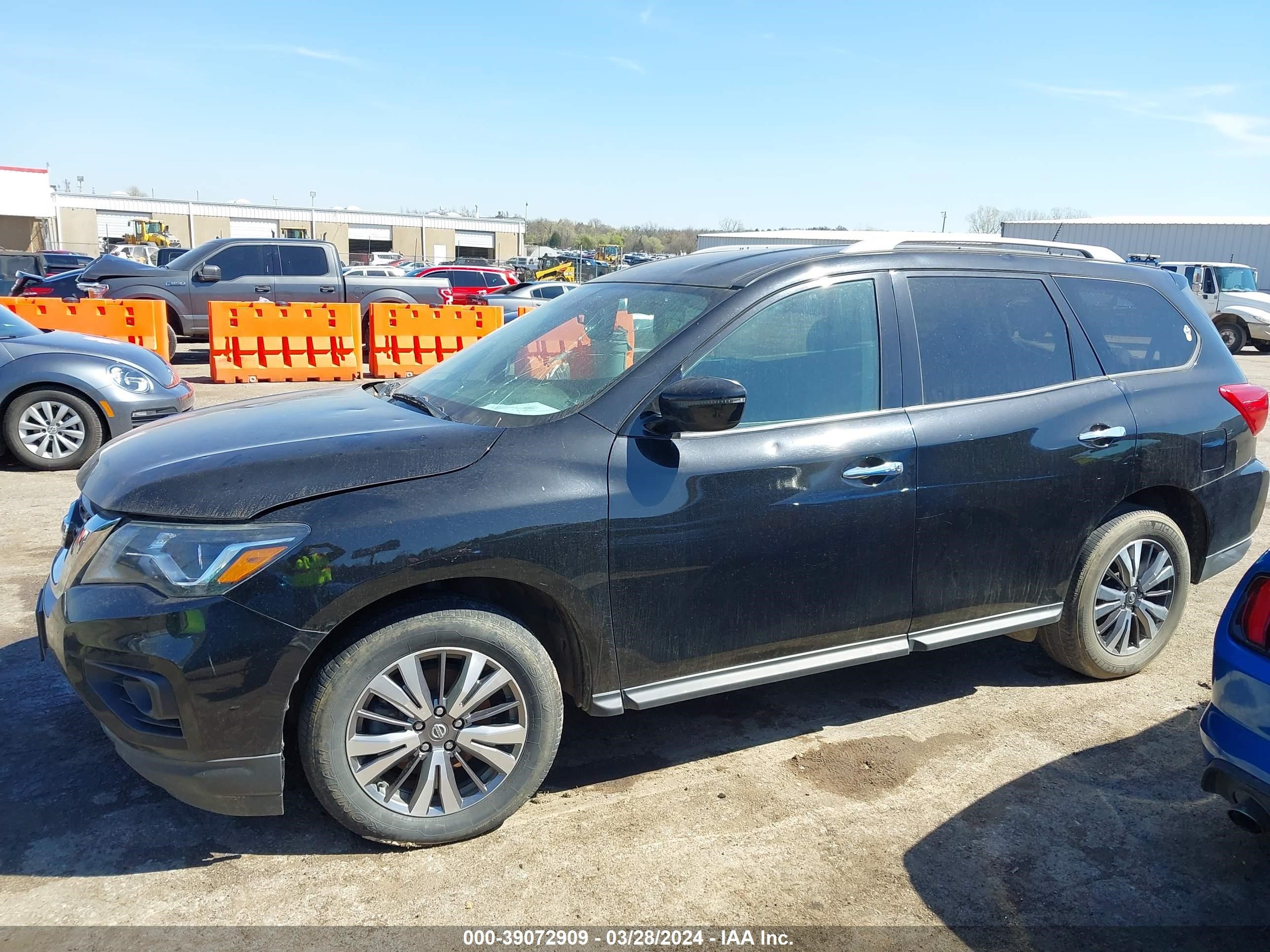 Photo 13 VIN: 5N1DR2MM1JC631318 - NISSAN PATHFINDER 