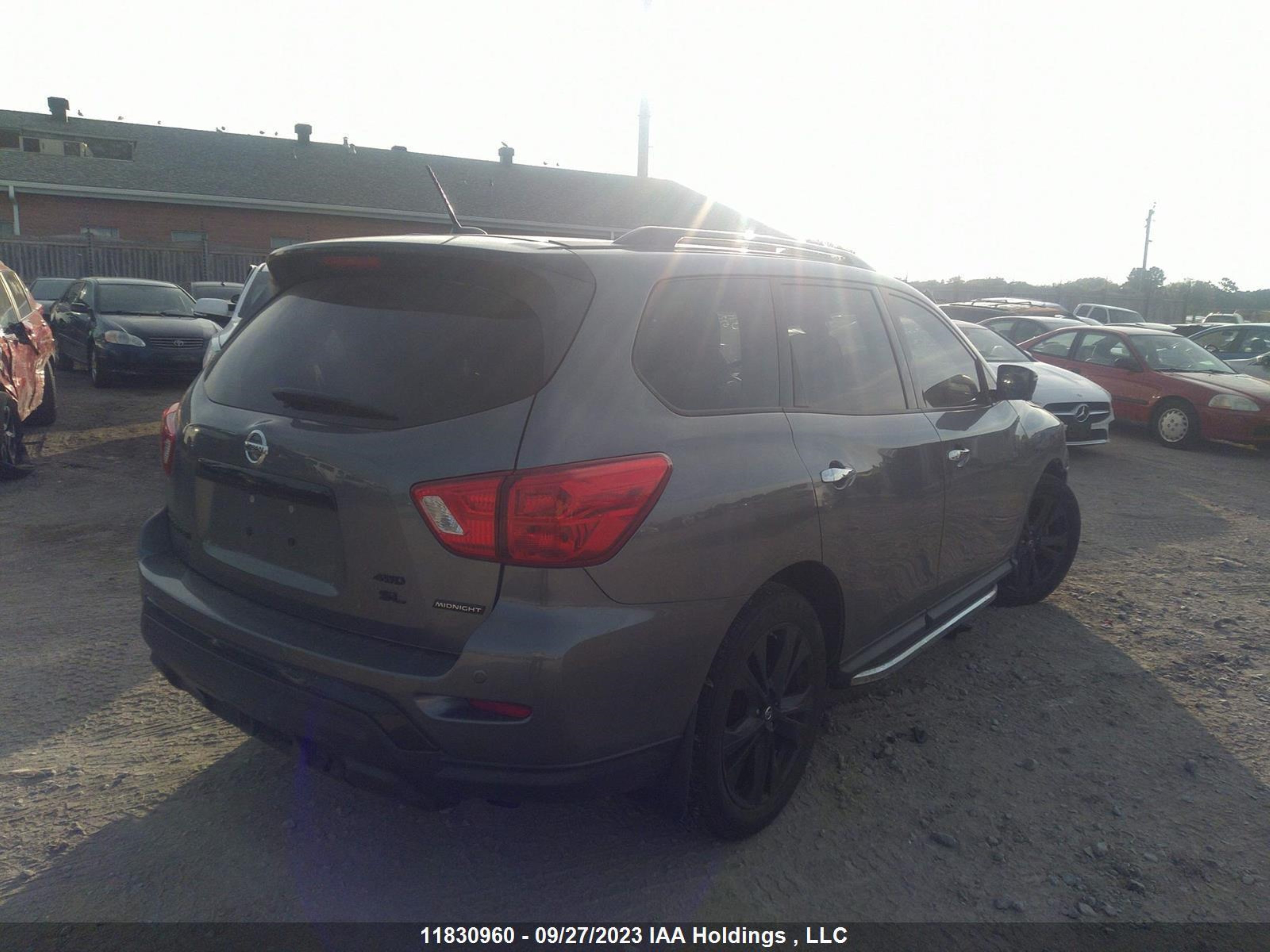 Photo 3 VIN: 5N1DR2MM2JC627293 - NISSAN PATHFINDER 