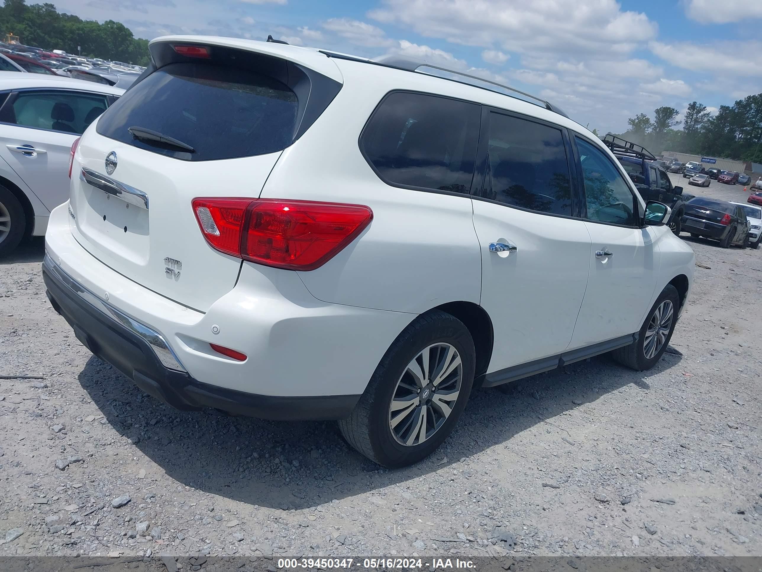 Photo 3 VIN: 5N1DR2MM3HC626311 - NISSAN PATHFINDER 