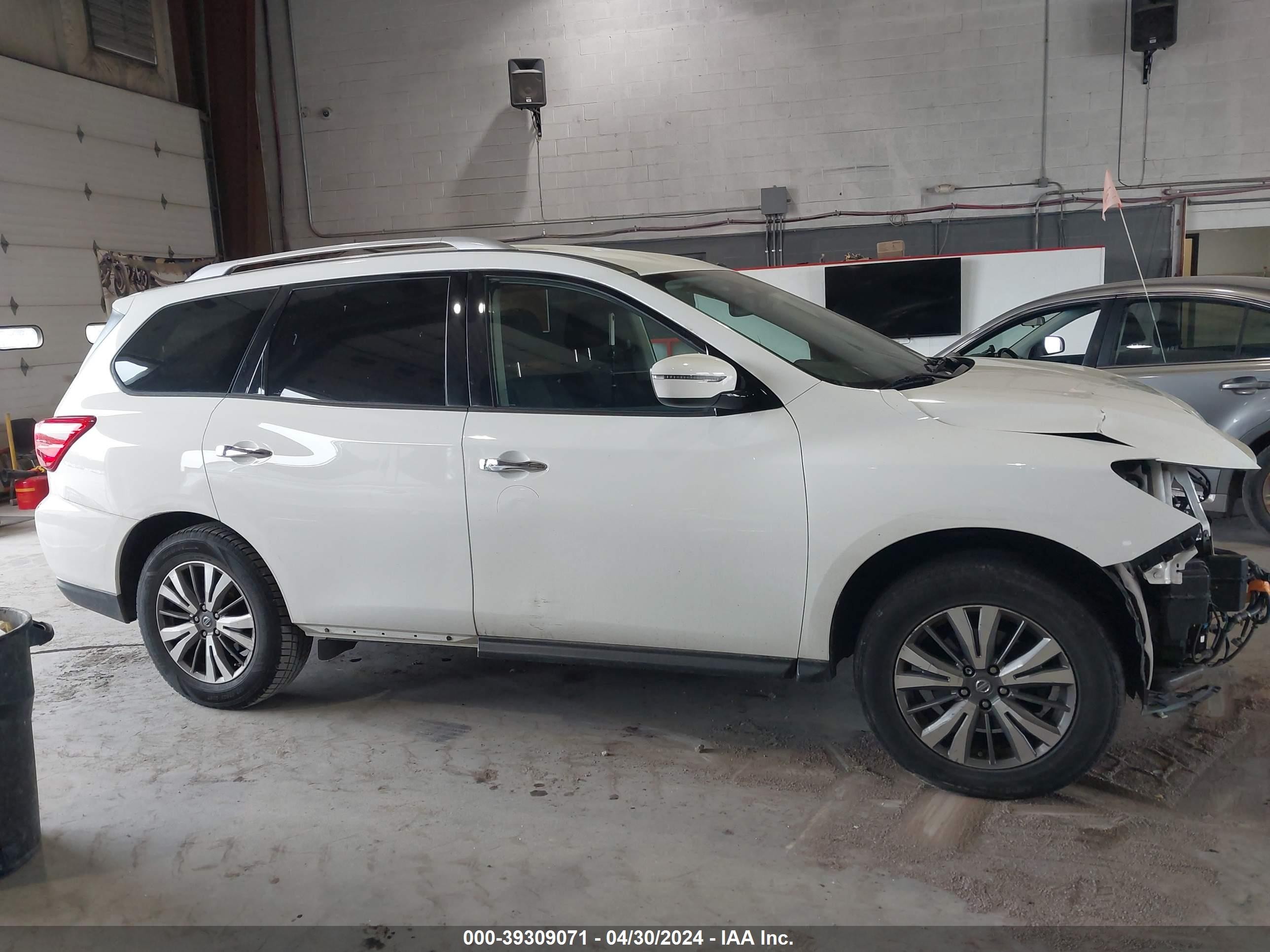 Photo 13 VIN: 5N1DR2MM4JC647013 - NISSAN PATHFINDER 