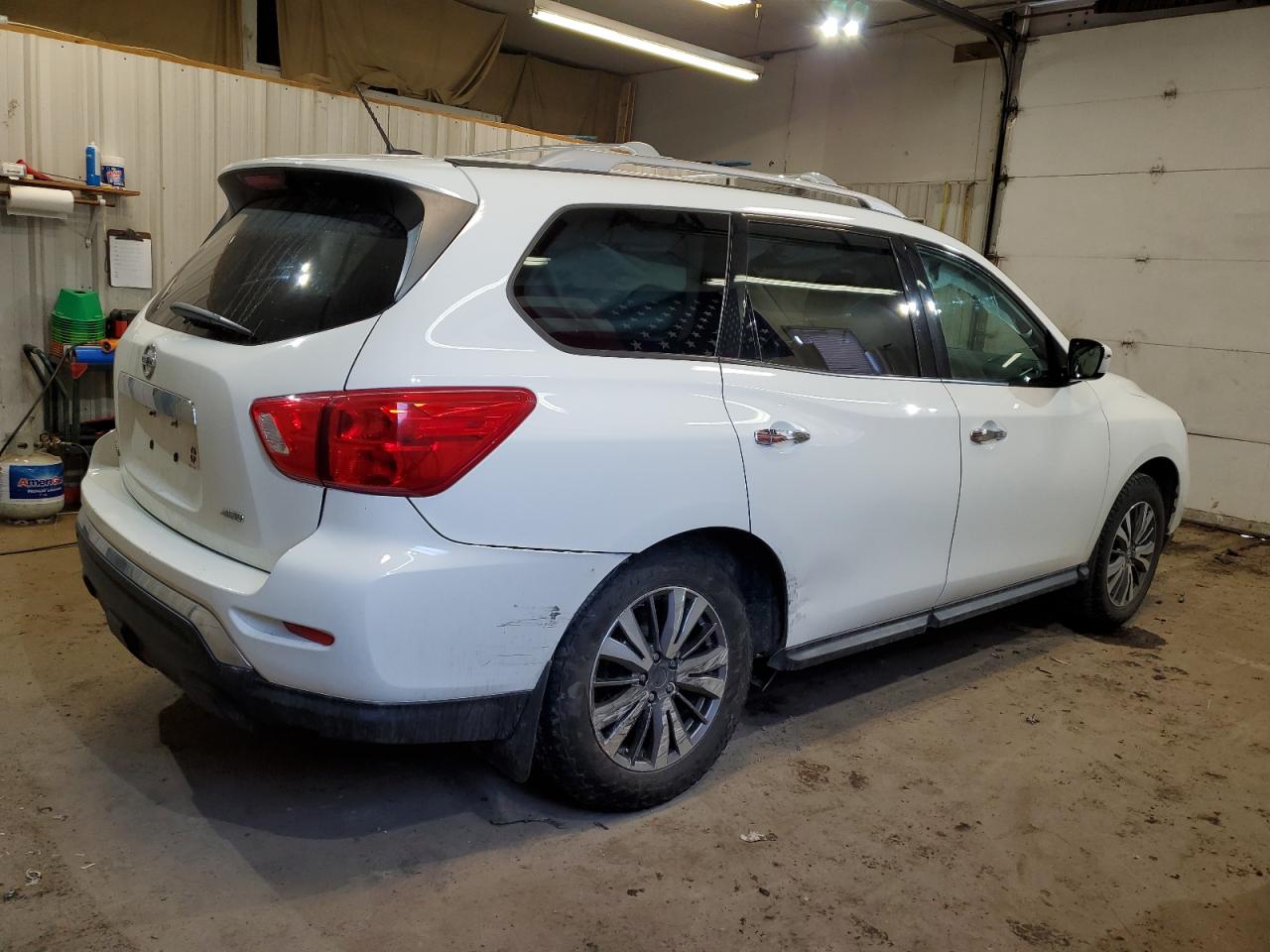 Photo 2 VIN: 5N1DR2MM4JC679055 - NISSAN PATHFINDER 