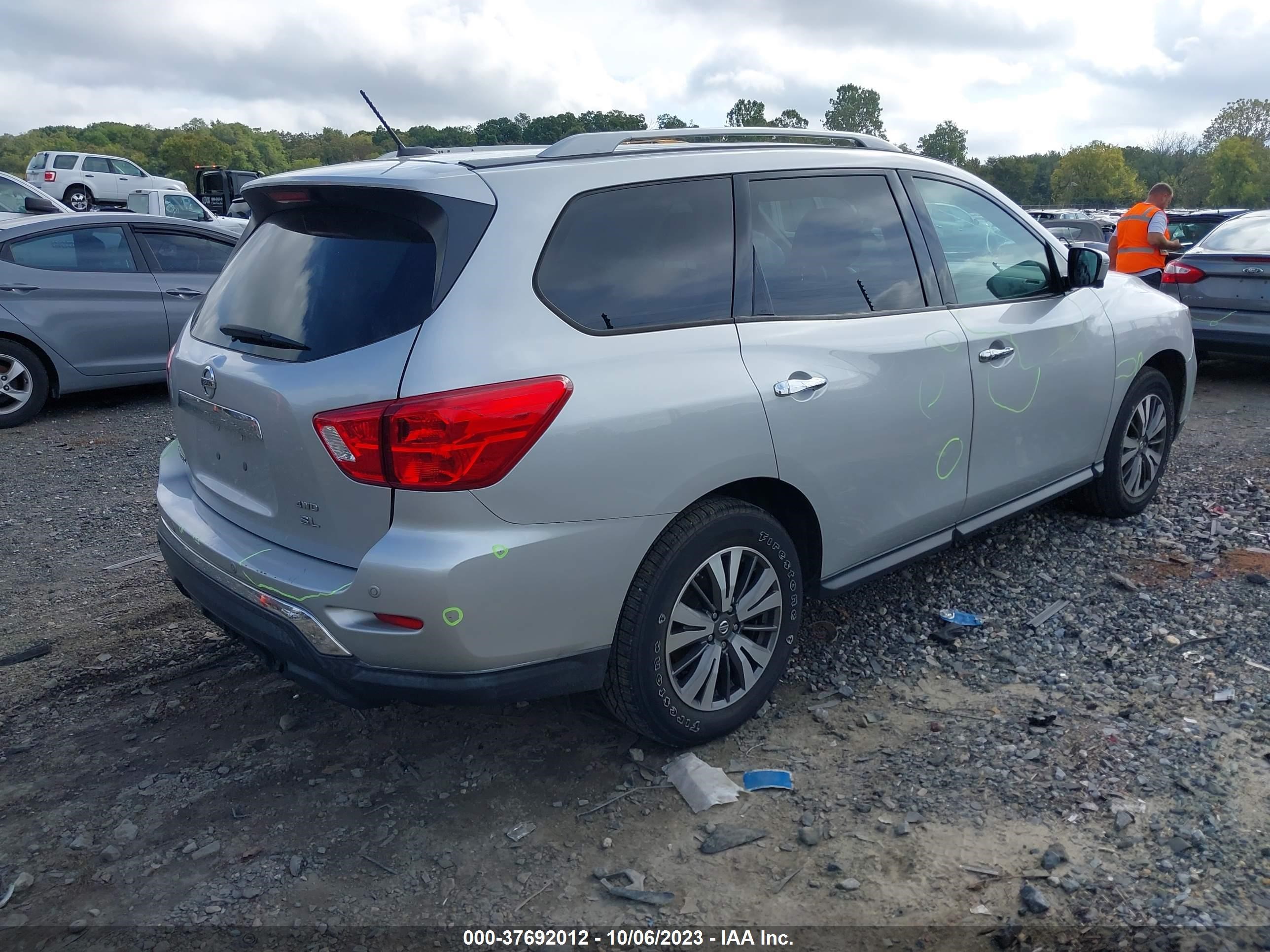 Photo 3 VIN: 5N1DR2MM5HC651789 - NISSAN PATHFINDER 