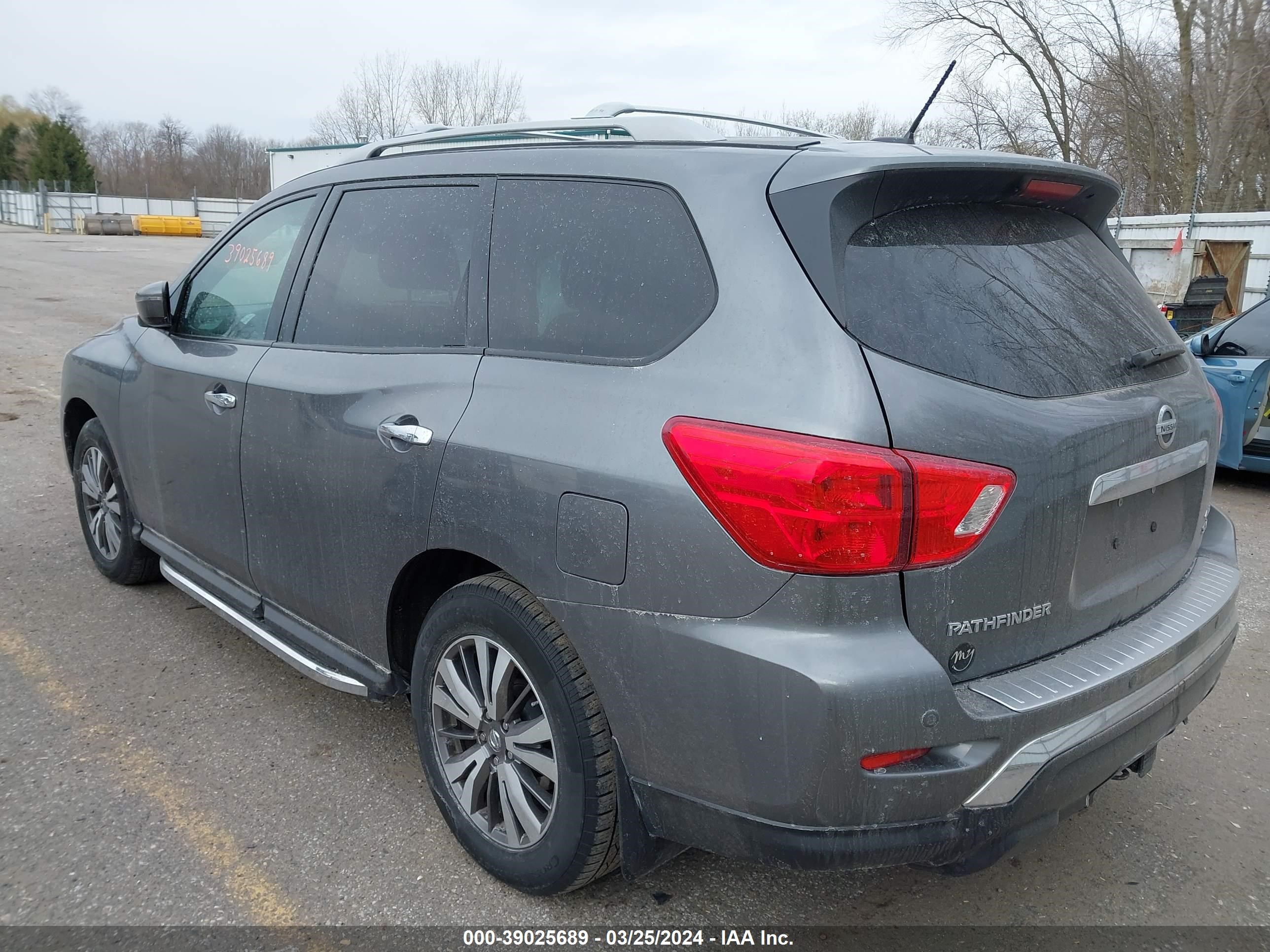 Photo 2 VIN: 5N1DR2MM6HC699012 - NISSAN PATHFINDER 