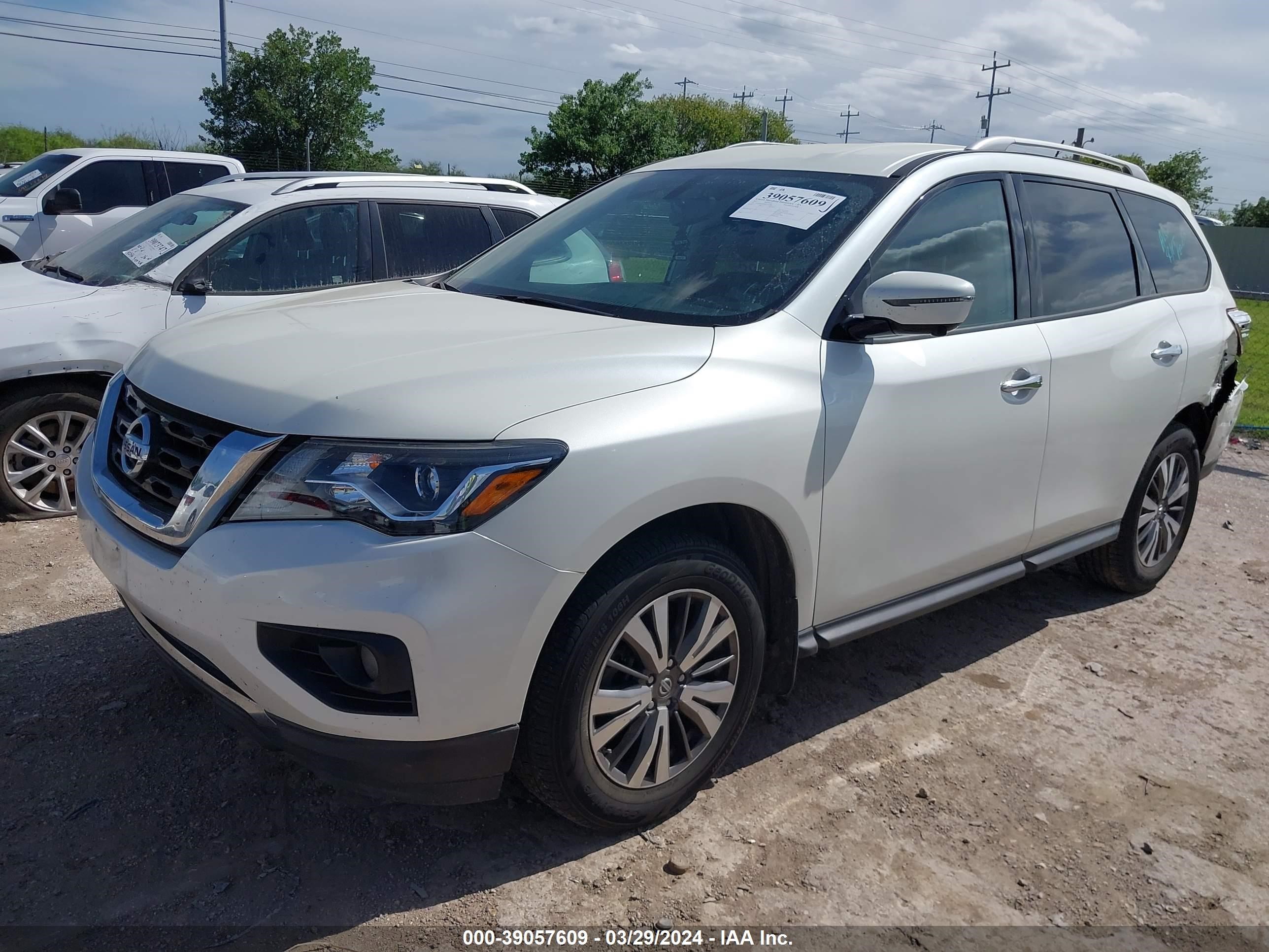 Photo 1 VIN: 5N1DR2MM8HC675889 - NISSAN PATHFINDER 