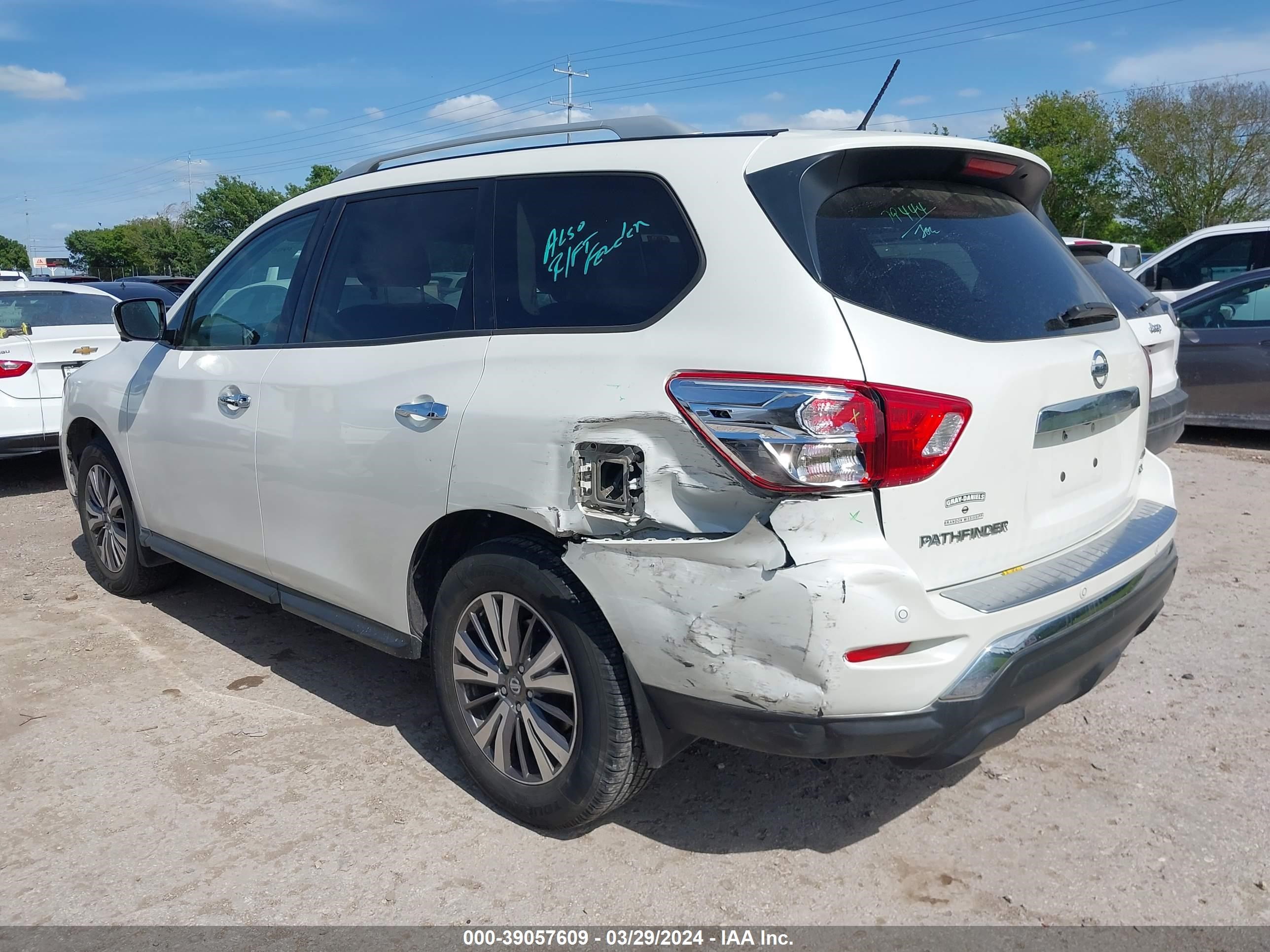 Photo 2 VIN: 5N1DR2MM8HC675889 - NISSAN PATHFINDER 