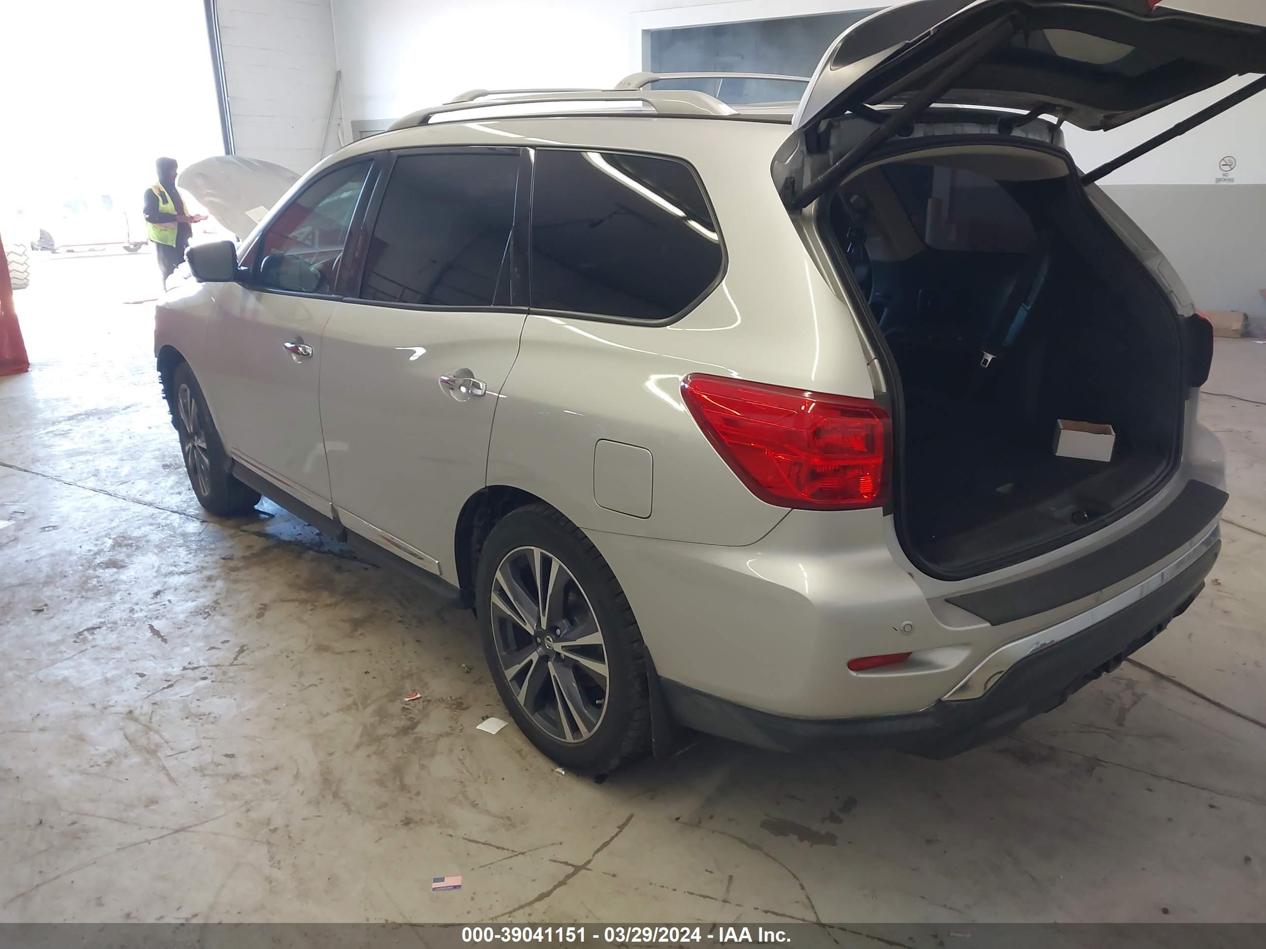 Photo 2 VIN: 5N1DR2MM9HC642626 - NISSAN PATHFINDER 