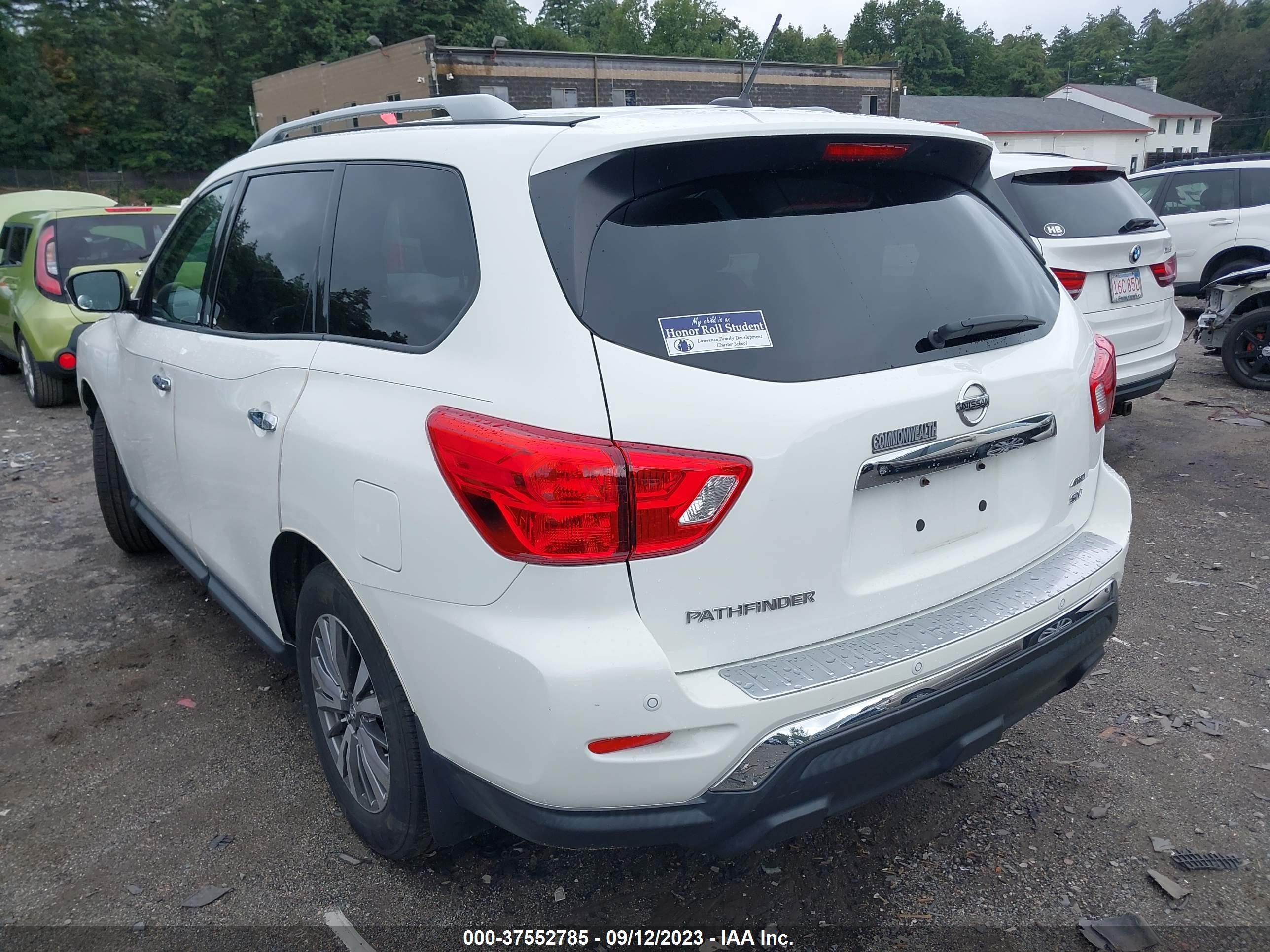 Photo 2 VIN: 5N1DR2MMXJC621757 - NISSAN PATHFINDER 