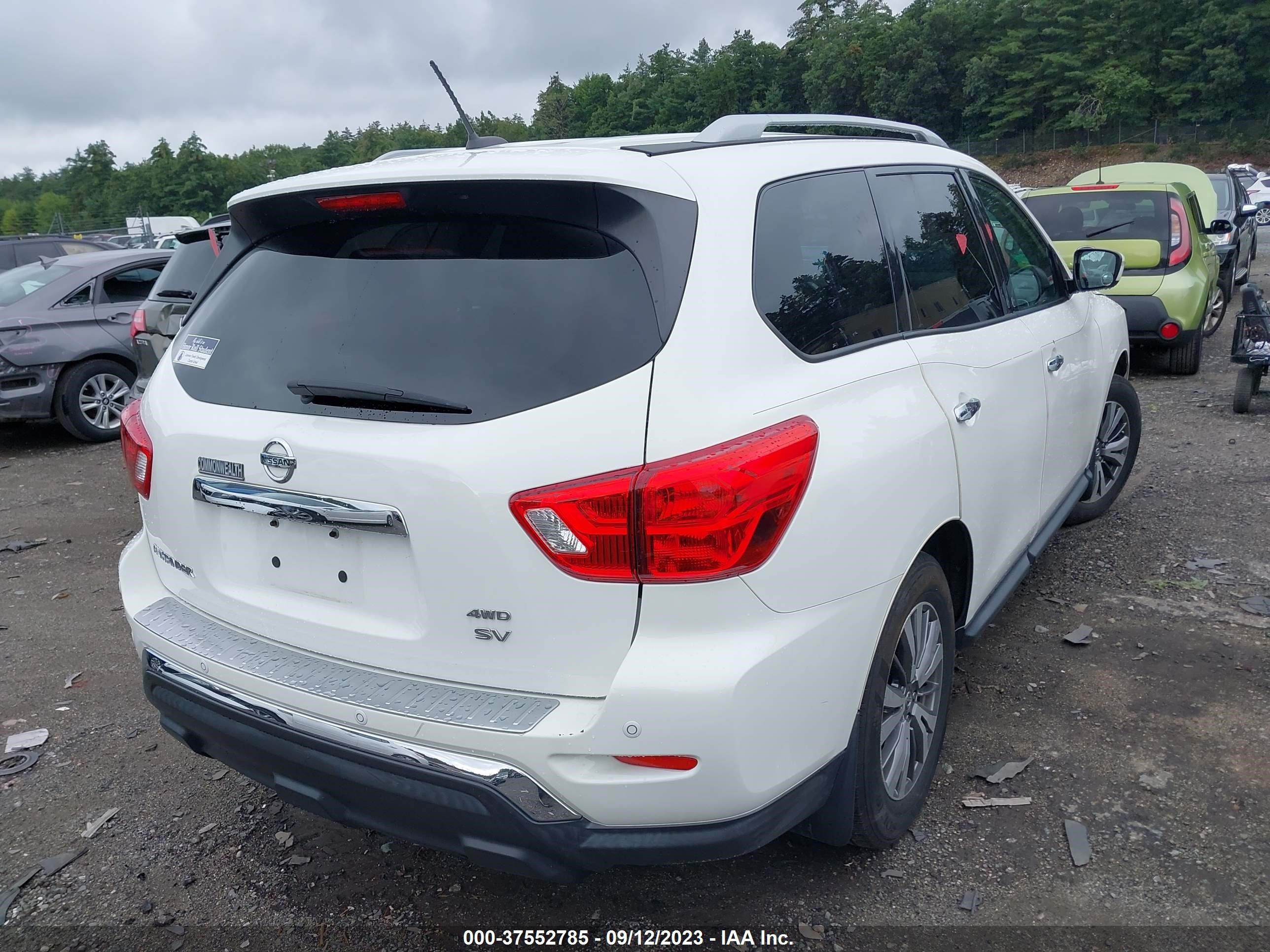 Photo 3 VIN: 5N1DR2MMXJC621757 - NISSAN PATHFINDER 