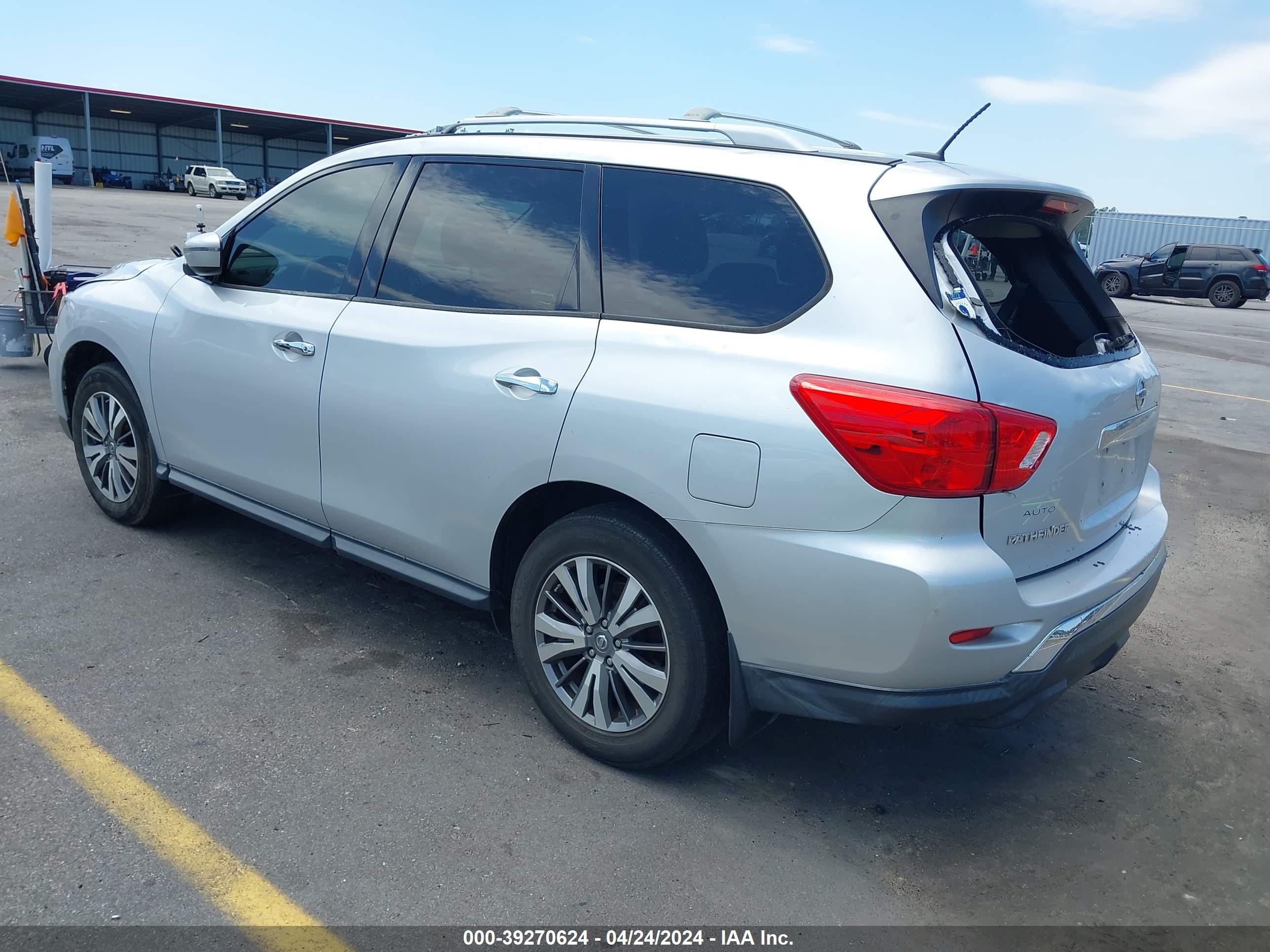 Photo 2 VIN: 5N1DR2MN1JC658009 - NISSAN PATHFINDER 