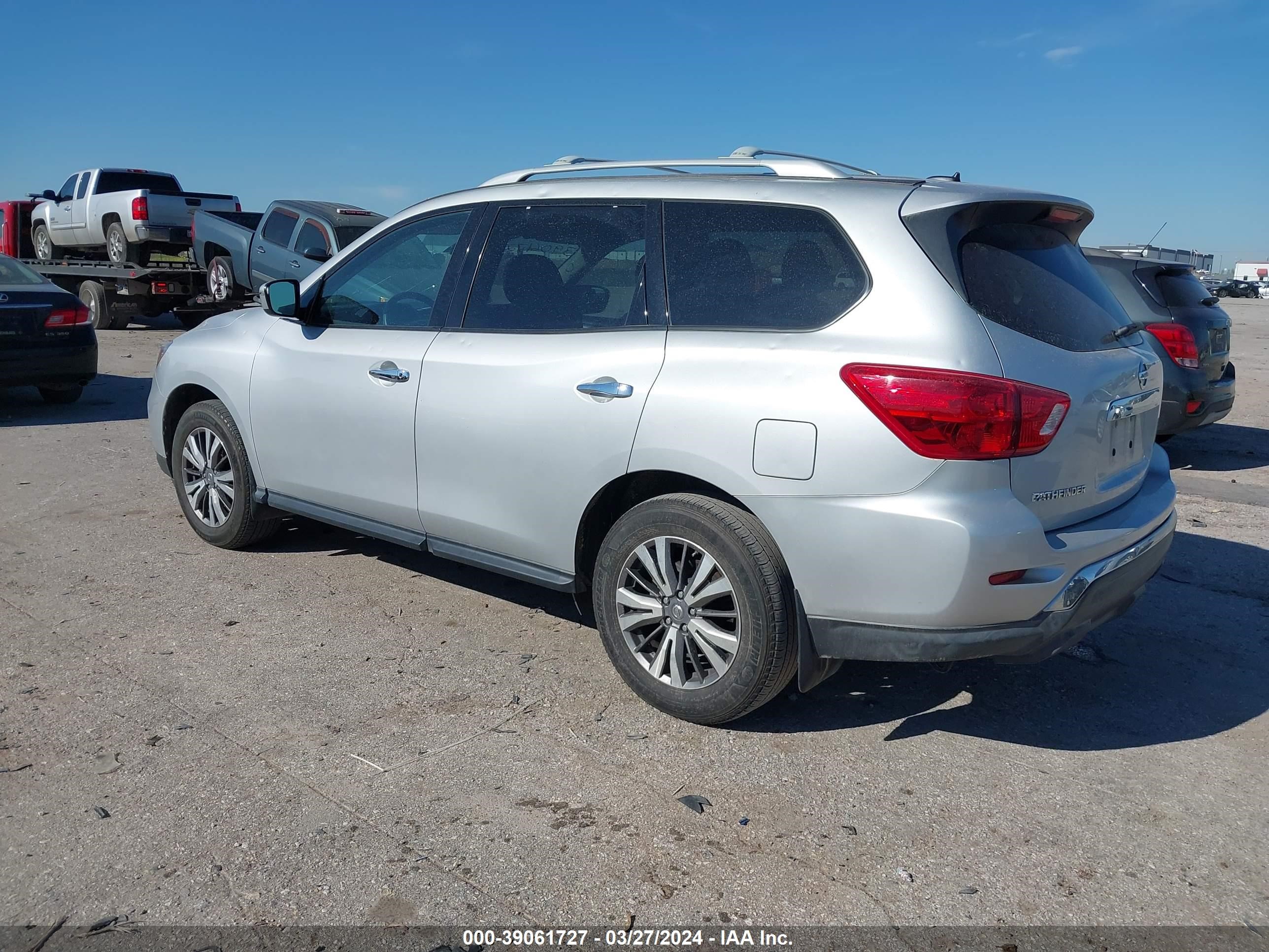 Photo 2 VIN: 5N1DR2MN2JC667530 - NISSAN PATHFINDER 