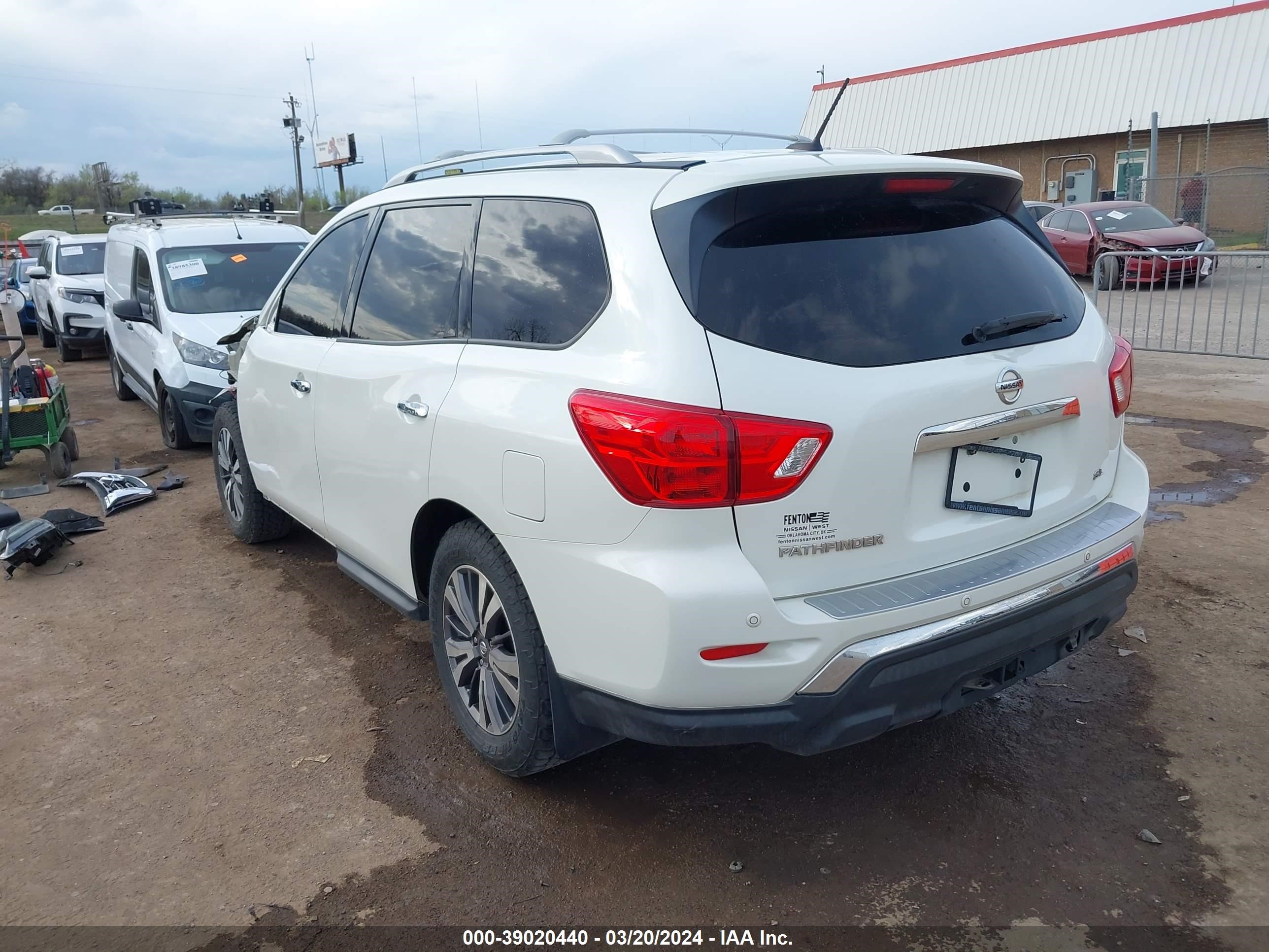 Photo 2 VIN: 5N1DR2MN3HC605984 - NISSAN PATHFINDER 