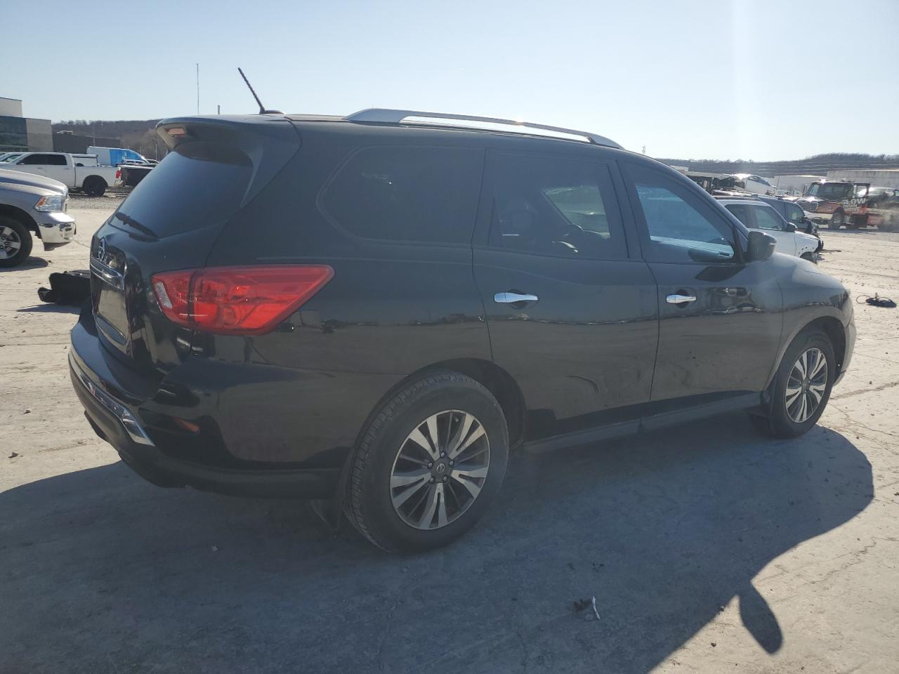 Photo 2 VIN: 5N1DR2MN3HC632022 - NISSAN PATHFINDER 