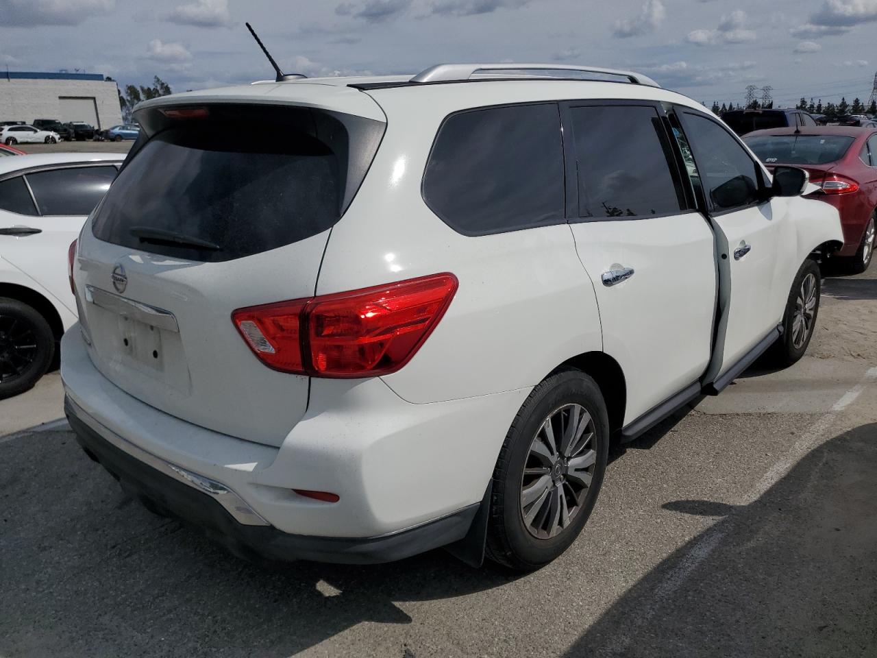 Photo 2 VIN: 5N1DR2MN4JC650129 - NISSAN PATHFINDER 