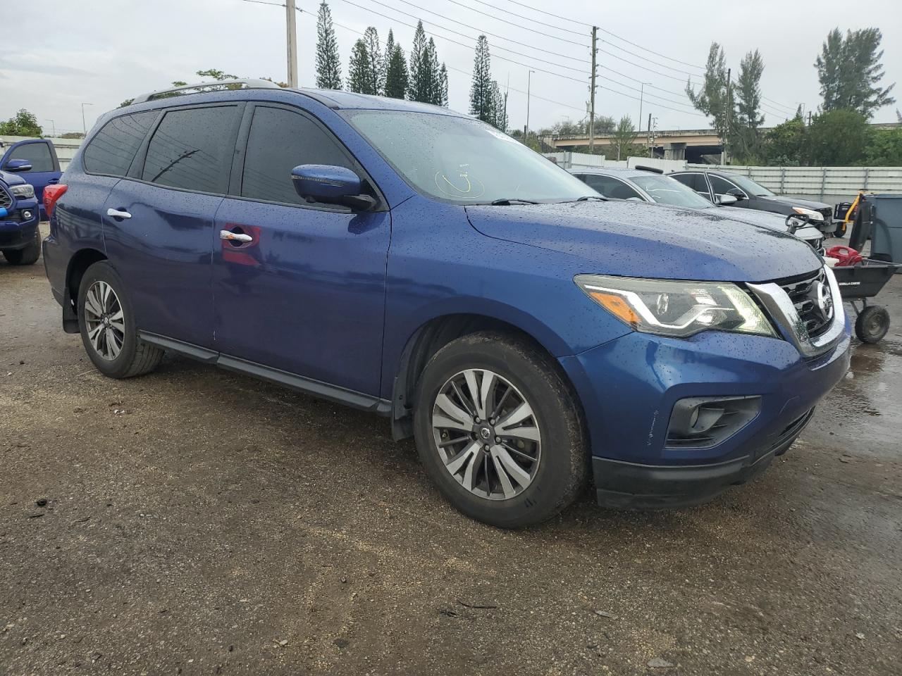 Photo 3 VIN: 5N1DR2MN5HC668648 - NISSAN PATHFINDER 