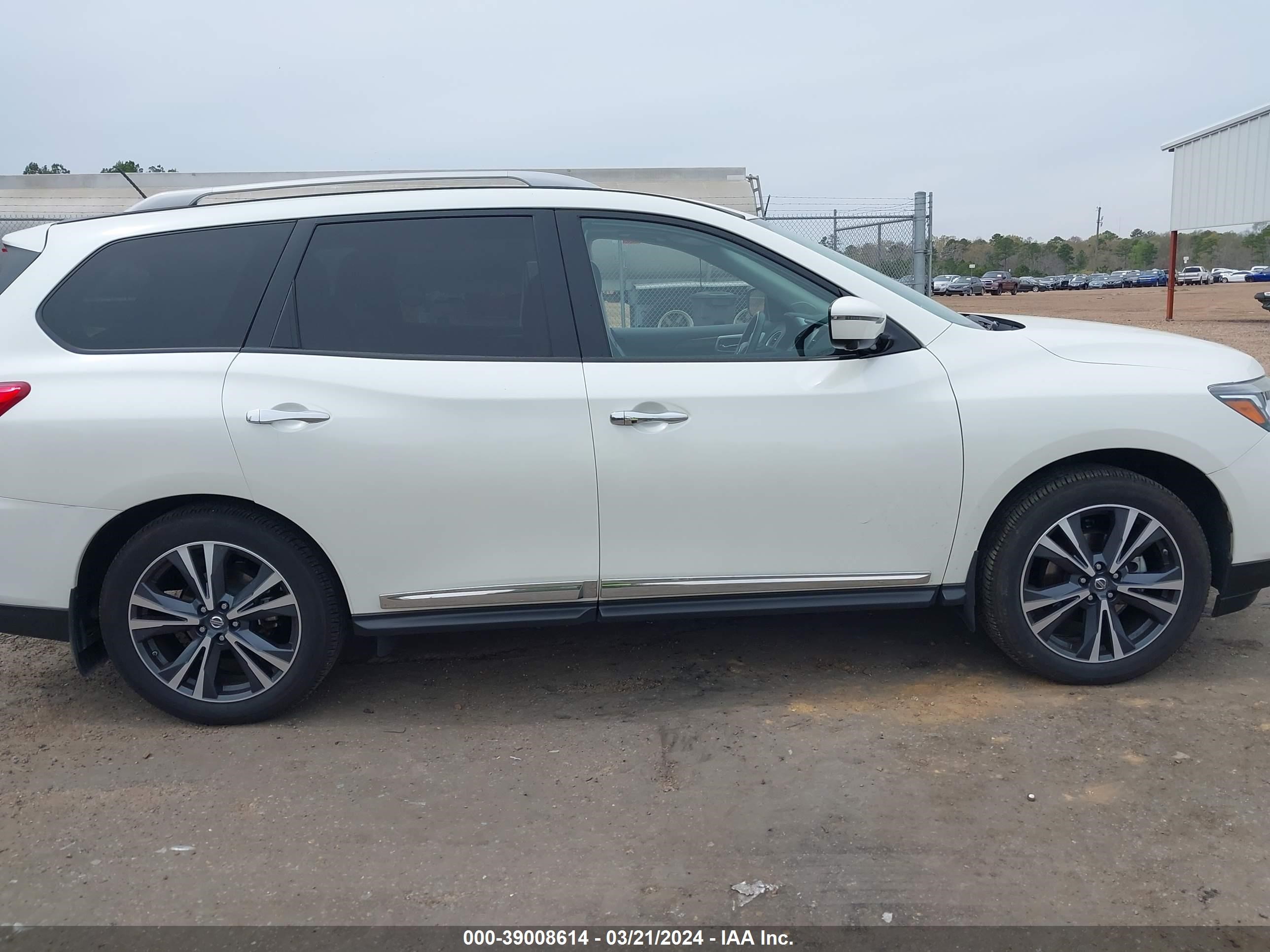 Photo 12 VIN: 5N1DR2MN8JC649095 - NISSAN PATHFINDER 