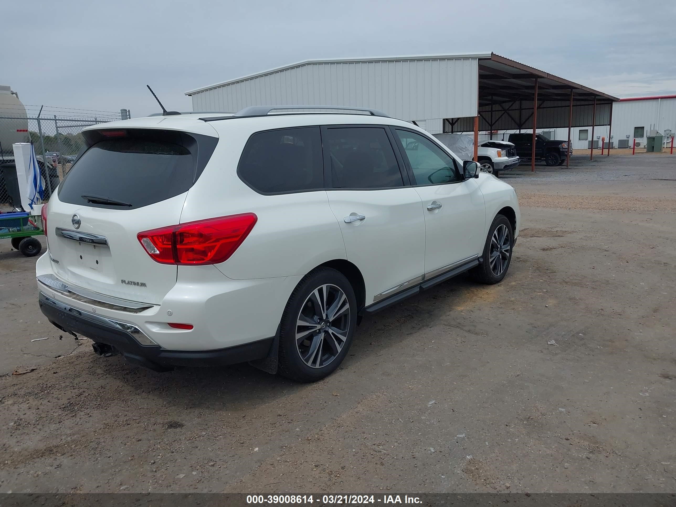 Photo 3 VIN: 5N1DR2MN8JC649095 - NISSAN PATHFINDER 