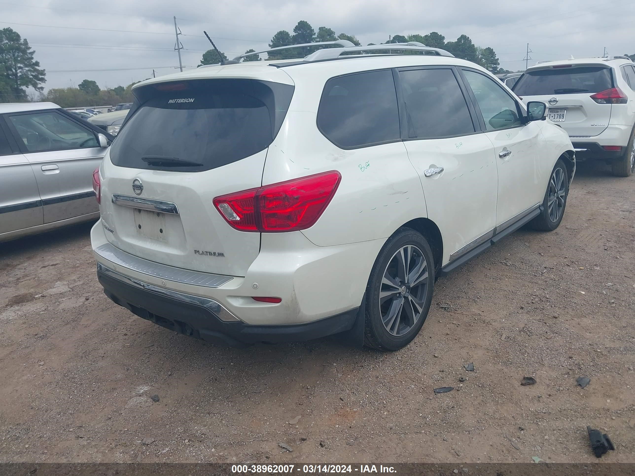 Photo 3 VIN: 5N1DR2MN9HC907053 - NISSAN PATHFINDER 