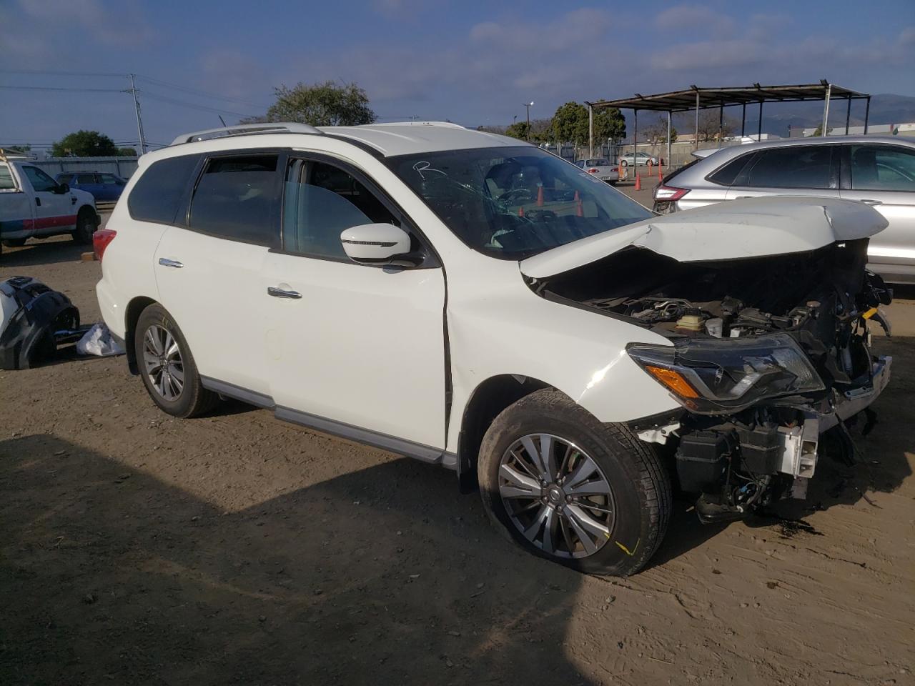 Photo 3 VIN: 5N1DR2MNXHC682951 - NISSAN PATHFINDER 