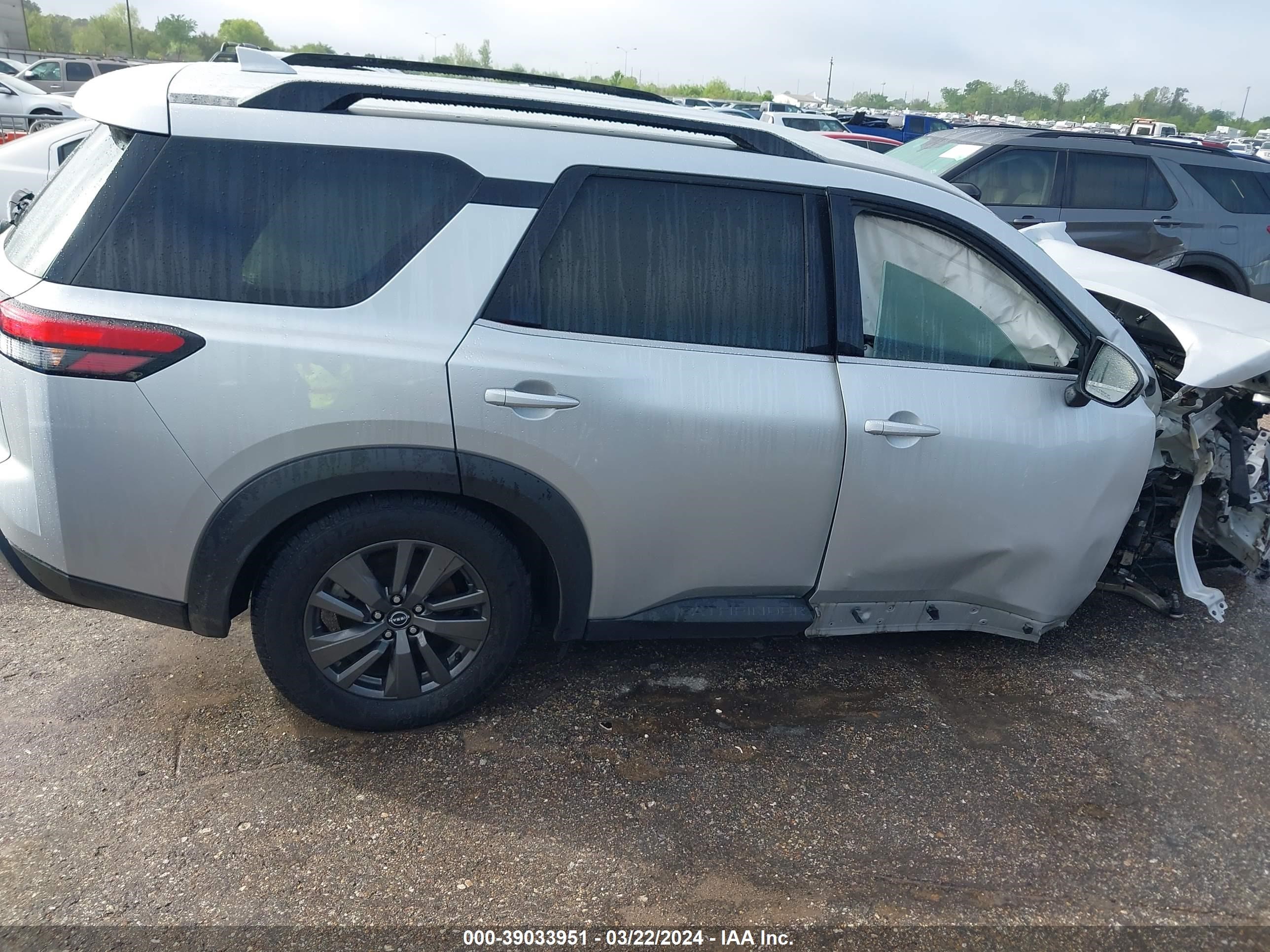 Photo 11 VIN: 5N1DR3BA2NC214441 - NISSAN PATHFINDER 