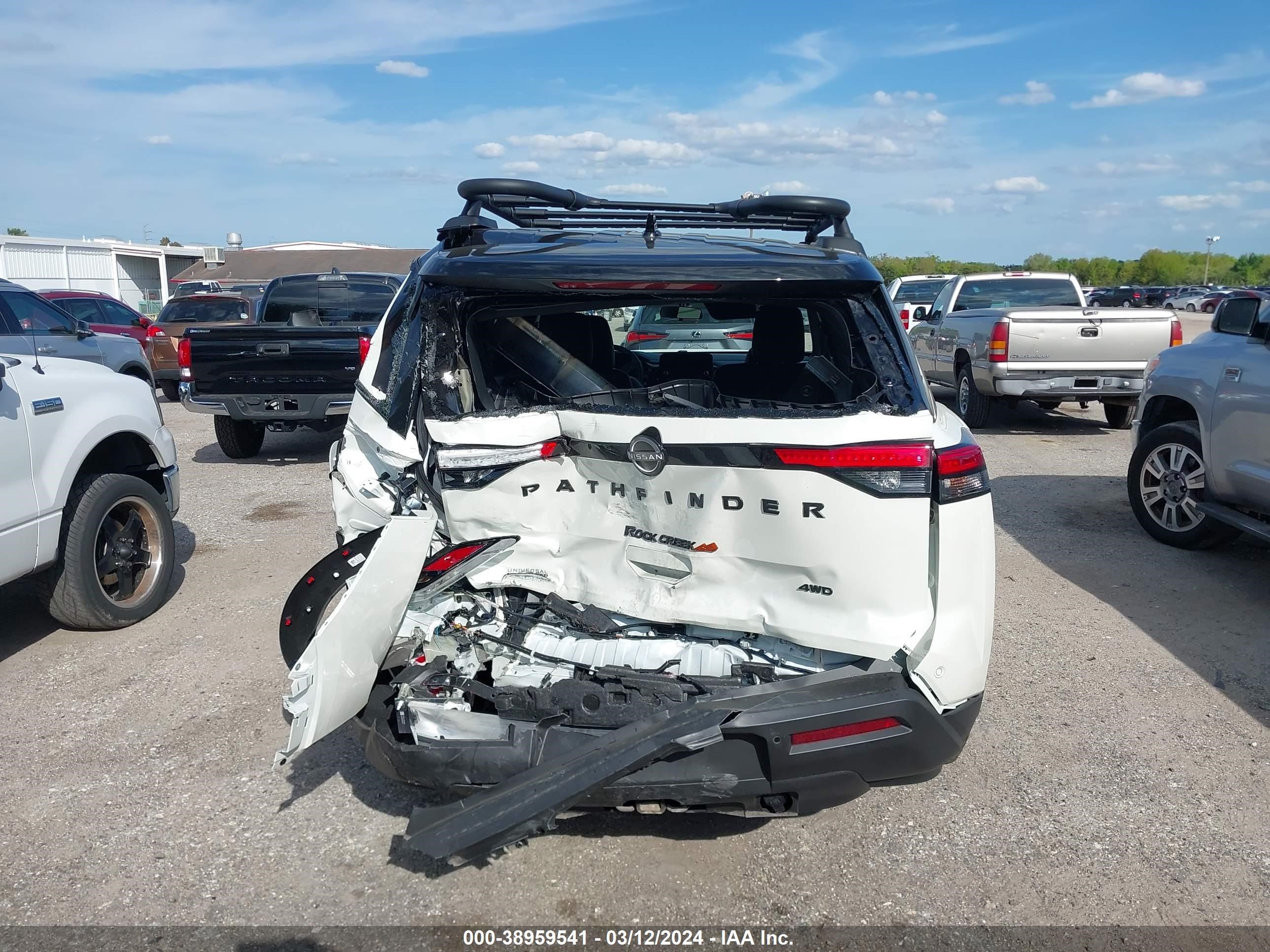 Photo 16 VIN: 5N1DR3BD3RC229367 - NISSAN PATHFINDER 