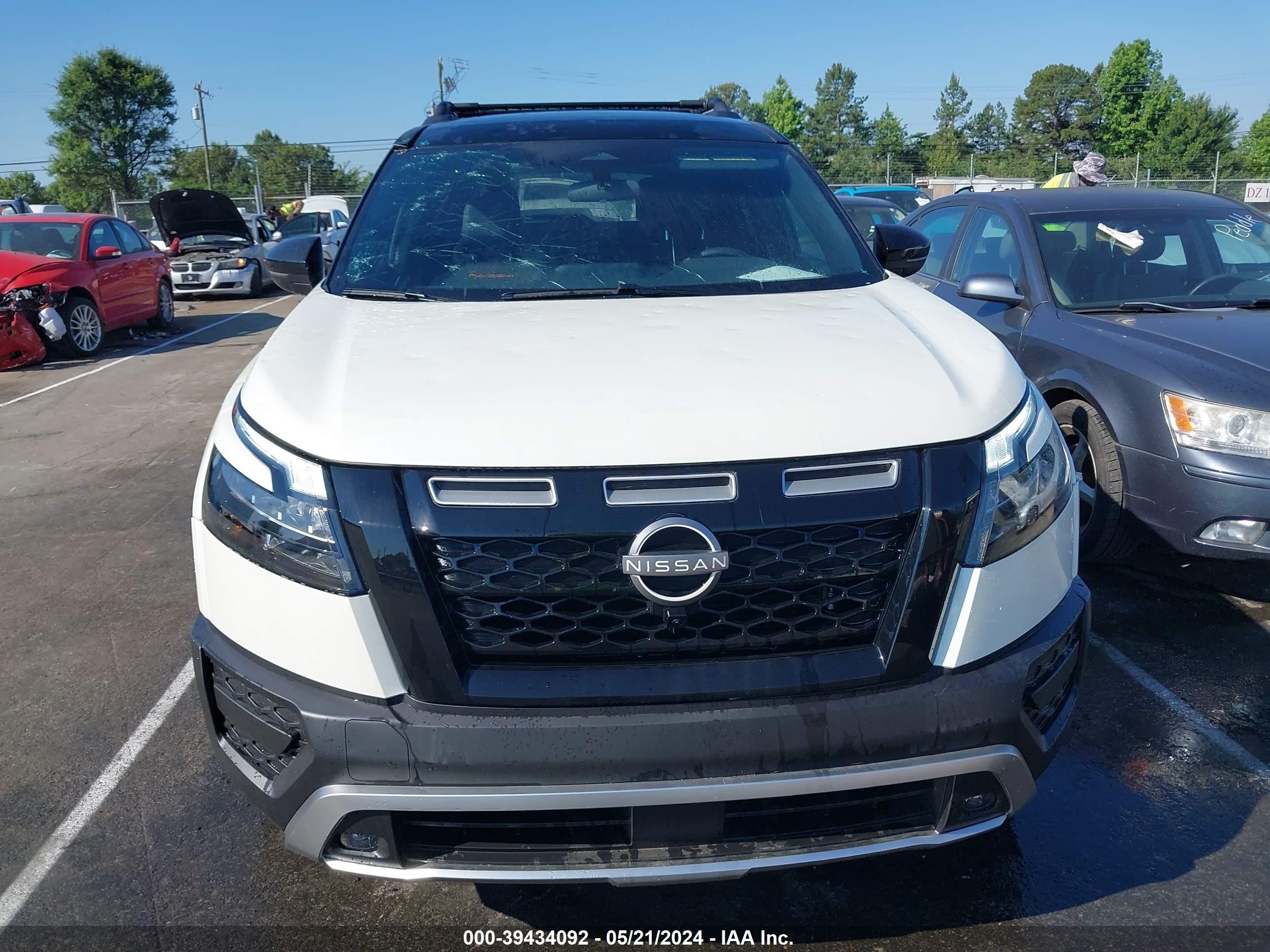 Photo 11 VIN: 5N1DR3BD3RC246766 - NISSAN PATHFINDER 