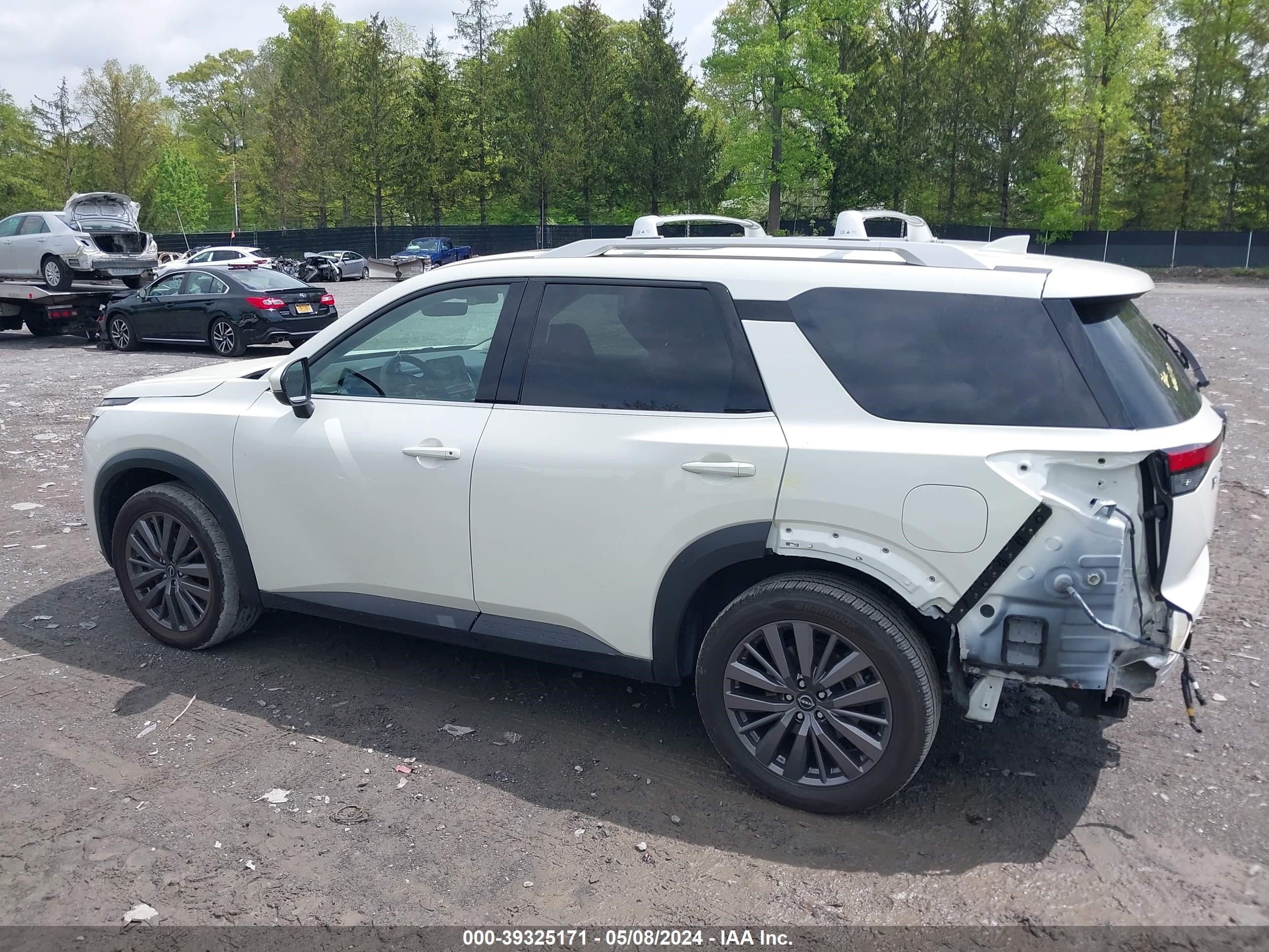 Photo 13 VIN: 5N1DR3CD9PC201889 - NISSAN PATHFINDER 